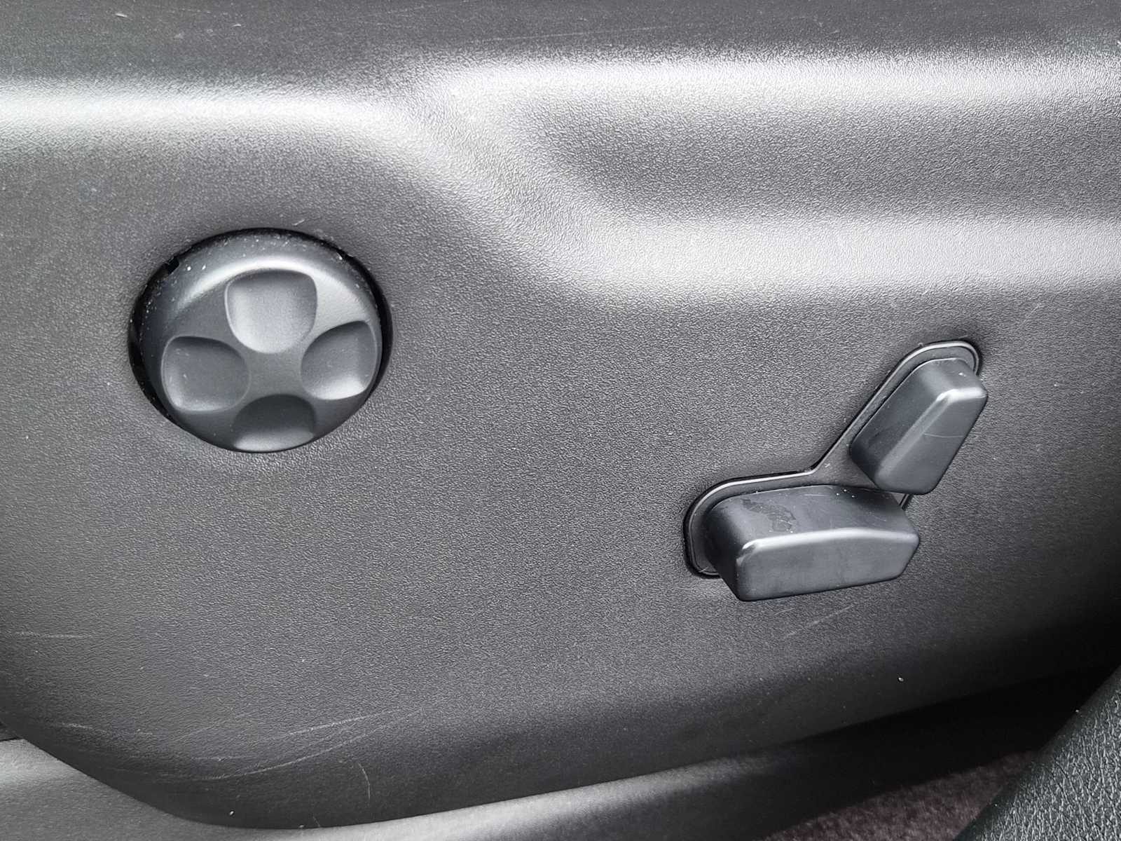 Thumbnail: 2019 Jeep Grand Cherokee - 16