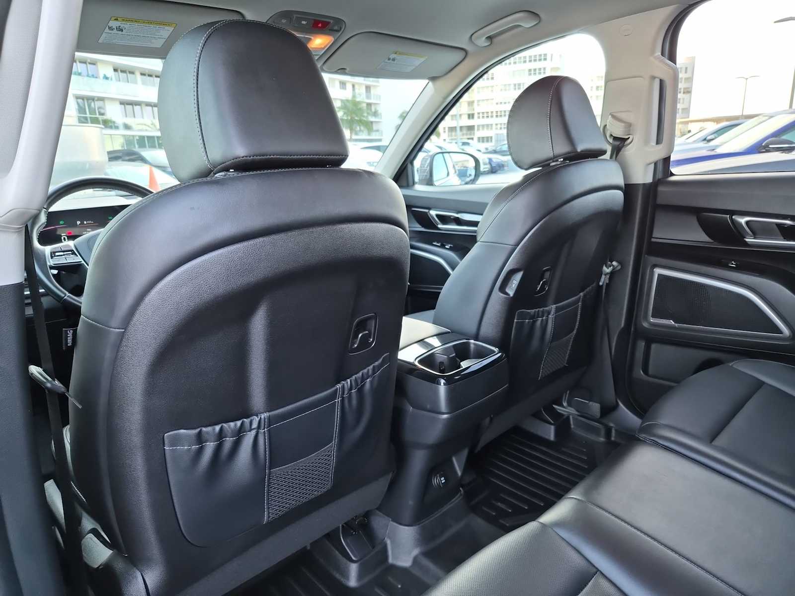 Thumbnail: 2023 Kia Telluride - 16