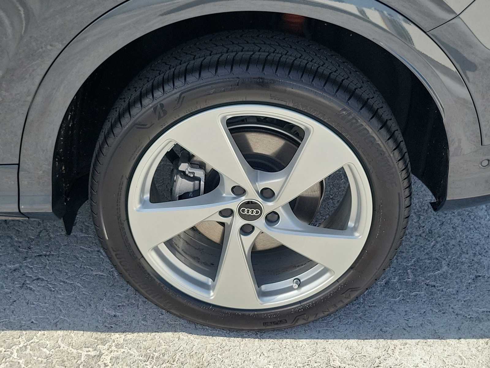 Thumbnail: 2025 Audi Q5 - 12