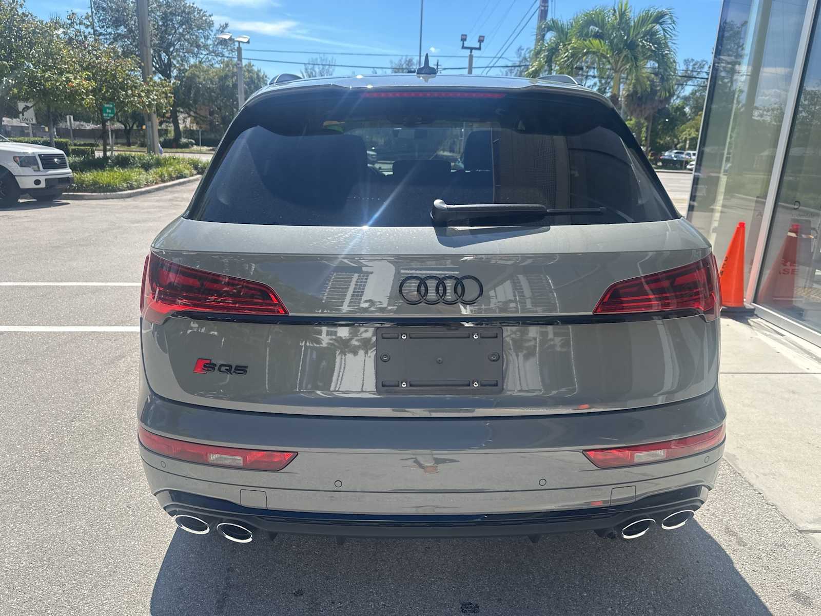 Thumbnail: 2022 Audi SQ5 - 3