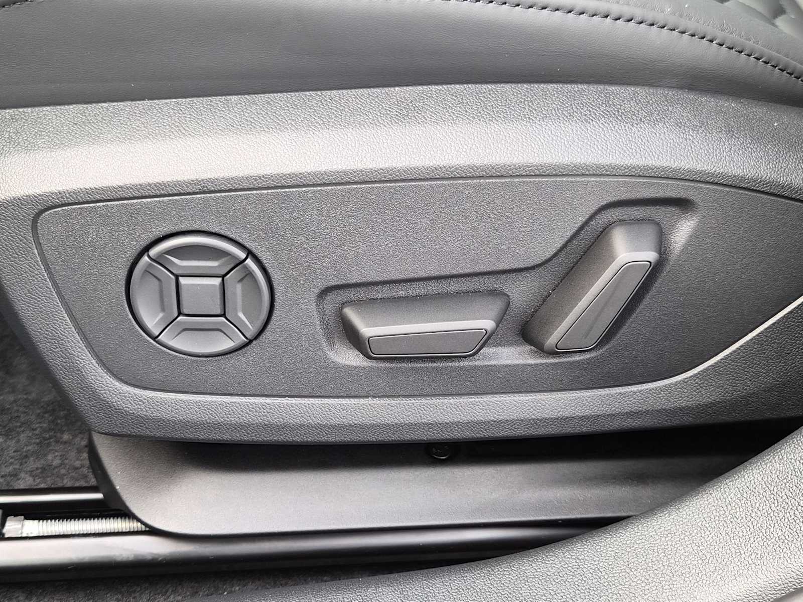 Thumbnail: 2026 Audi RS 3 - 16