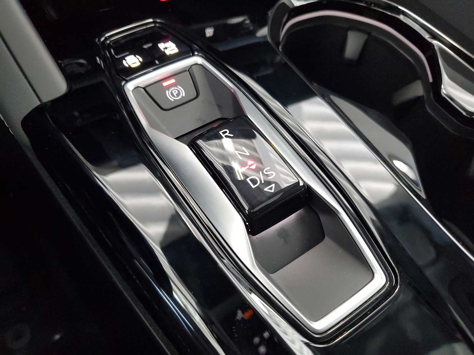 Thumbnail: 2025 Audi Q5 - 22