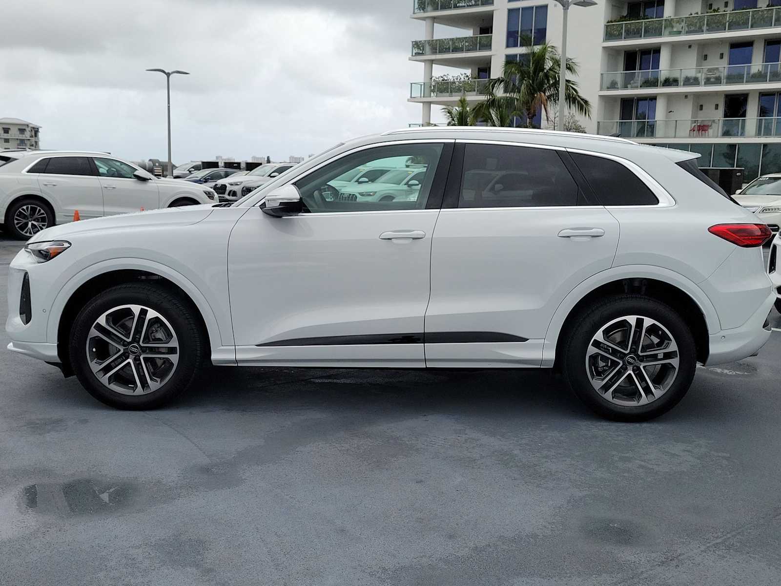 Thumbnail: 2025 Audi Q5 - 3