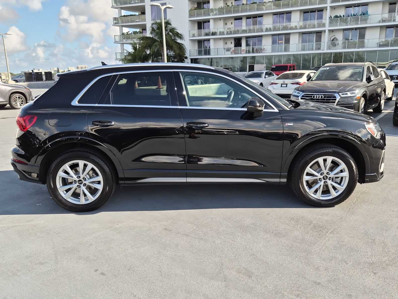 Thumbnail: 2025 Audi Q3 - 7