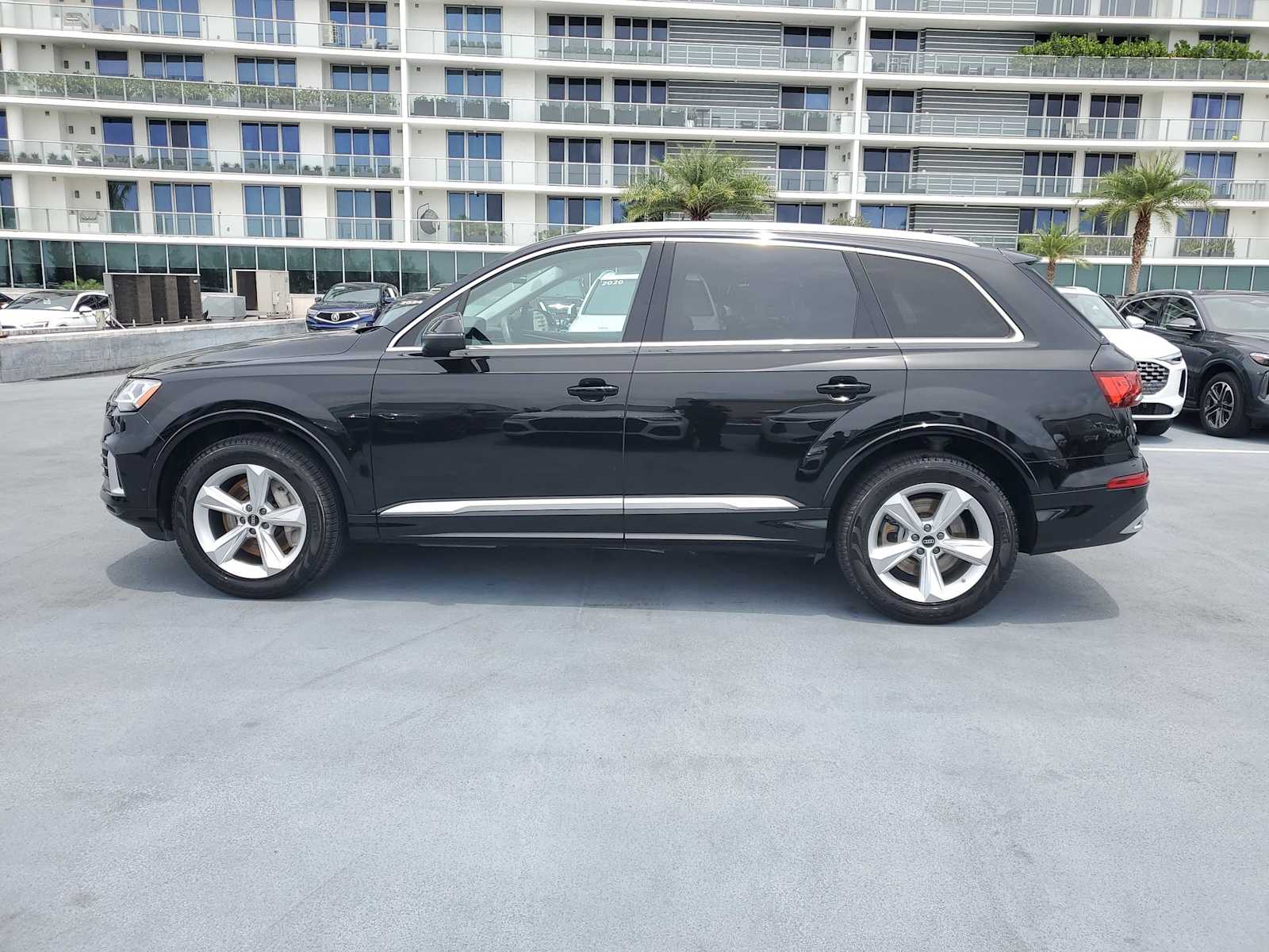 Thumbnail: 2022 Audi Q7 - 3
