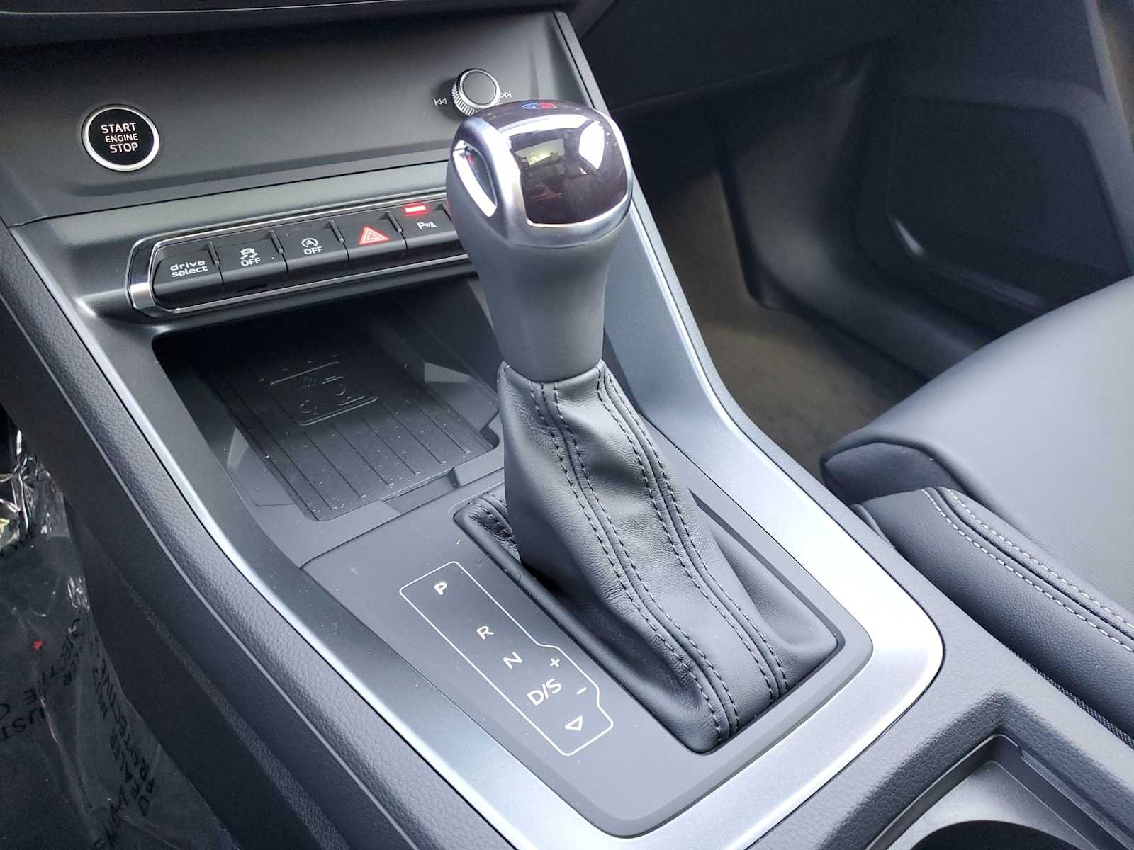 Thumbnail: 2025 Audi Q3 - 21