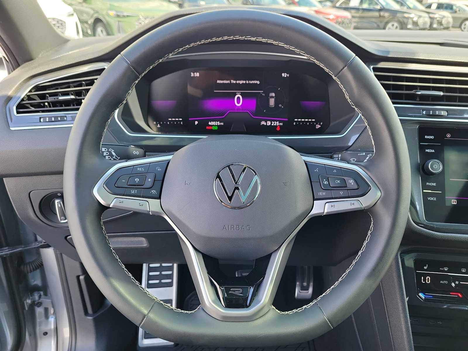 Thumbnail: 2023 Volkswagen Tiguan - 20