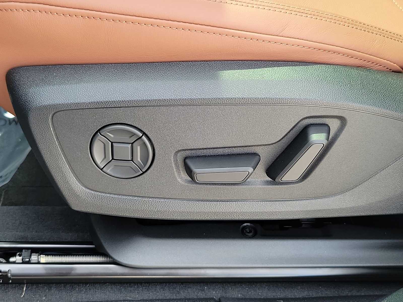 Thumbnail: 2025 Audi Q3 - 16
