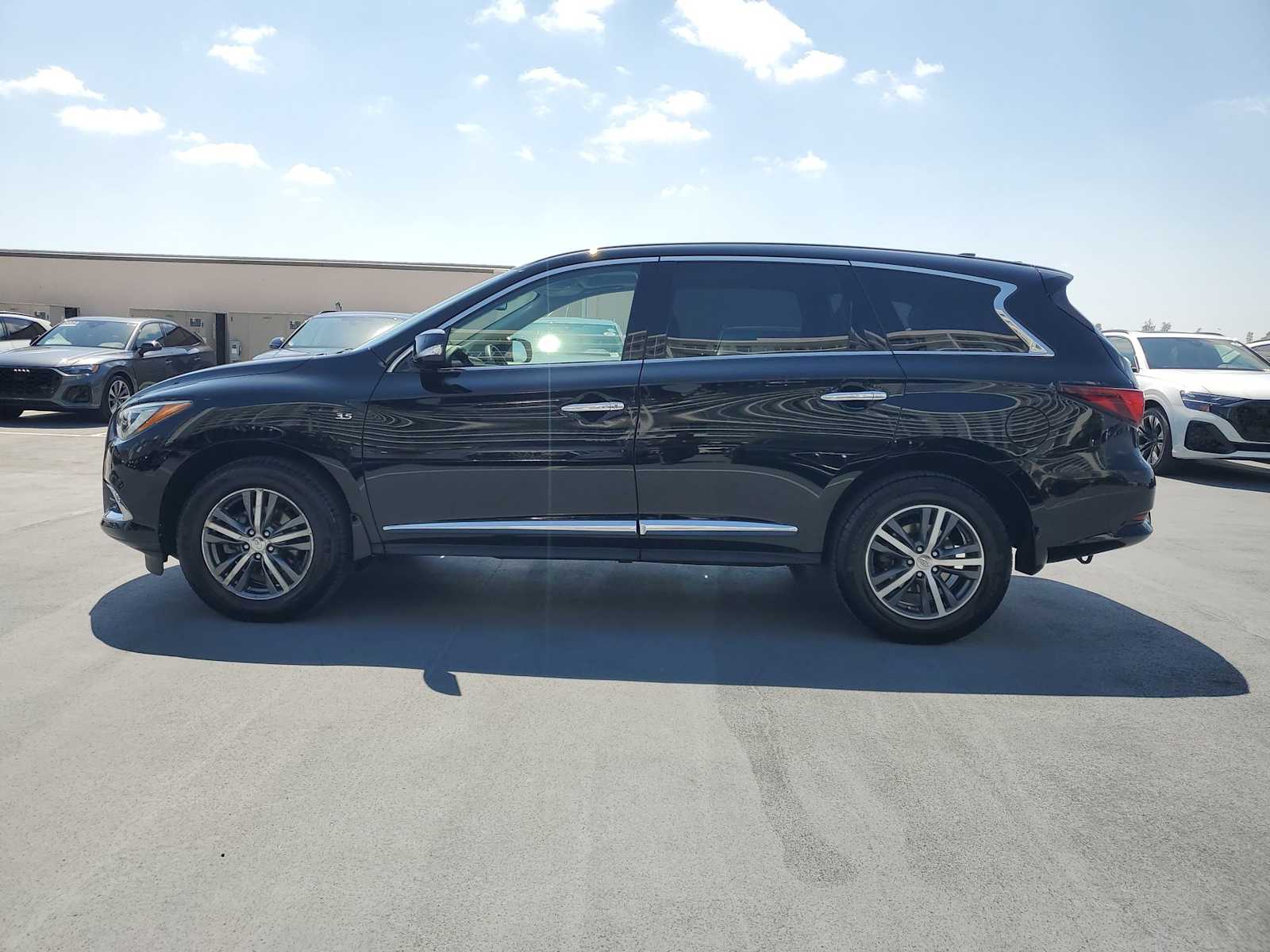 Thumbnail: 2019 INFINITI QX60 - 3