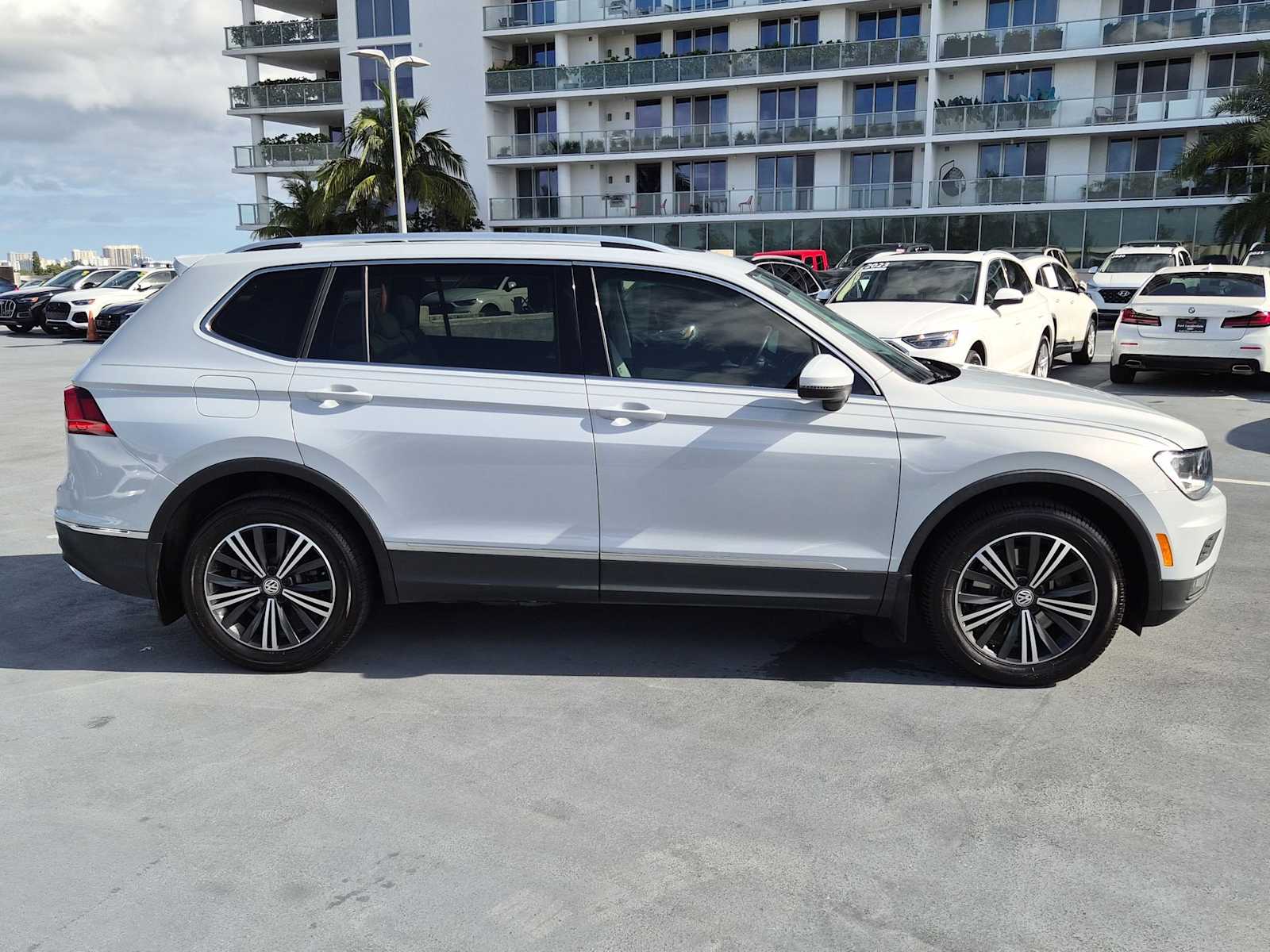 Thumbnail: 2018 Volkswagen Tiguan - 7