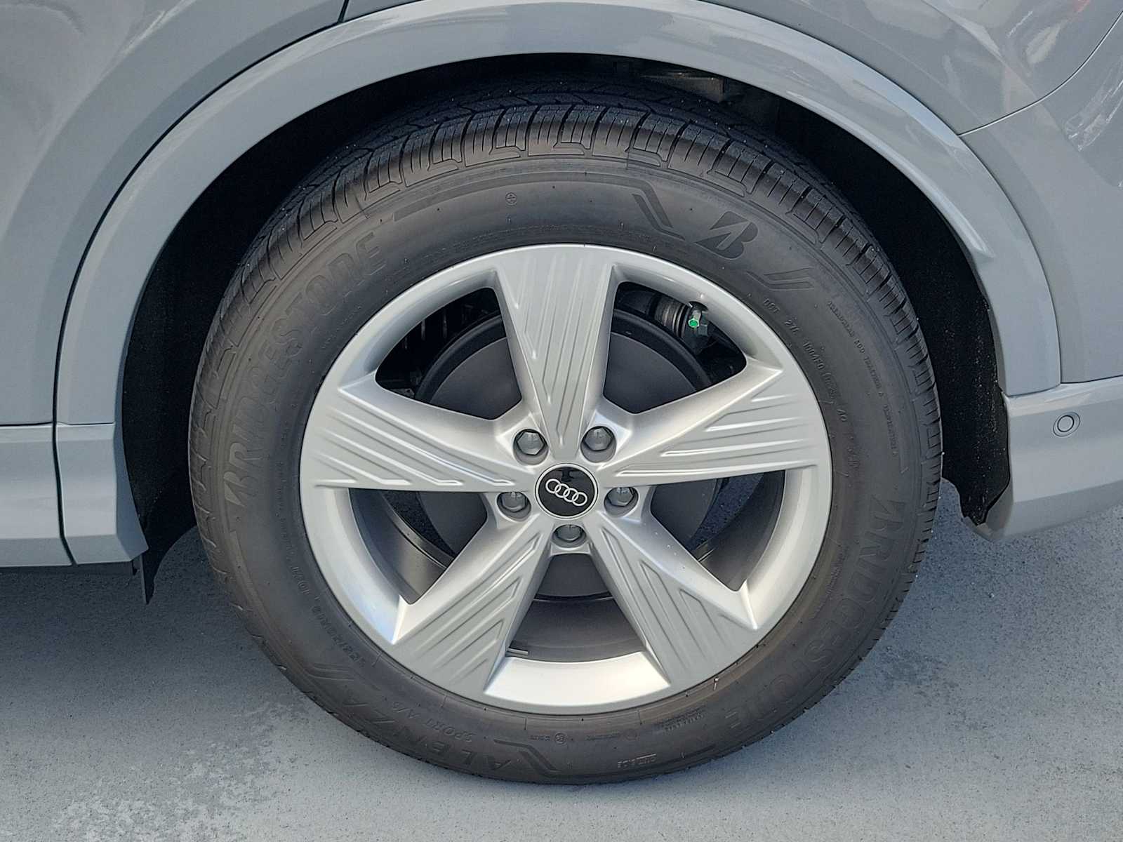 Thumbnail: 2026 Audi Q4 e-tron - 12