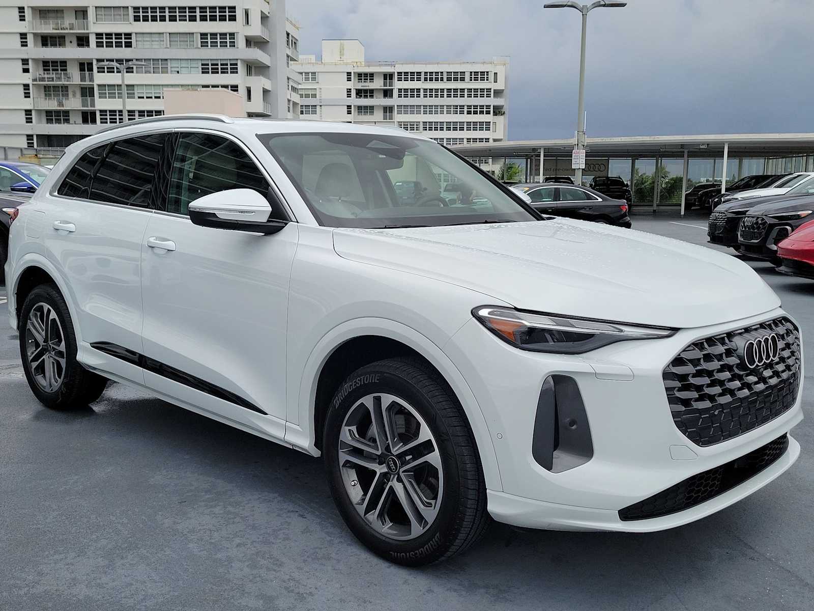 Thumbnail: 2025 Audi Q5 - 8