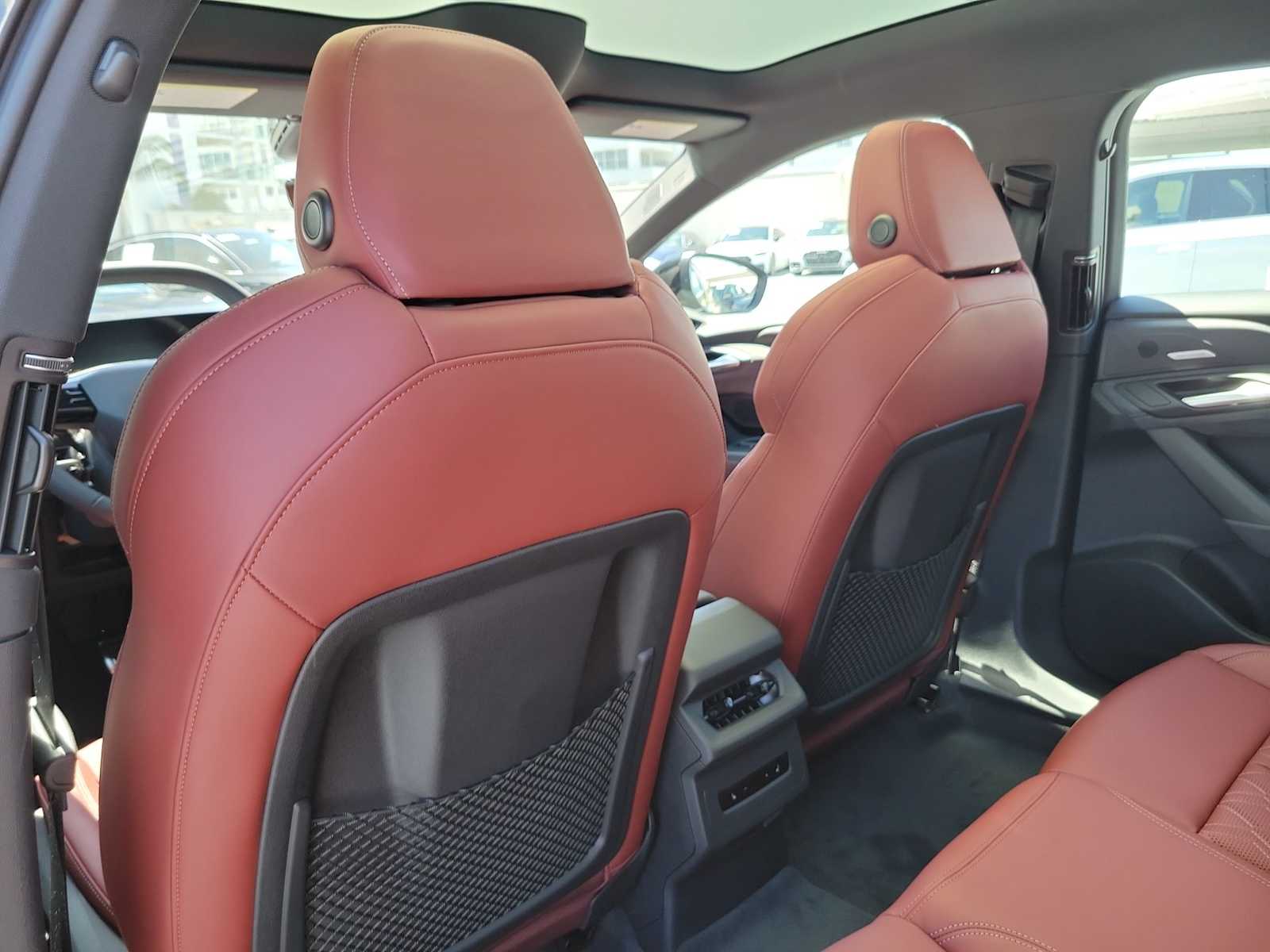 Thumbnail: 2025 Audi e-tron S - 17