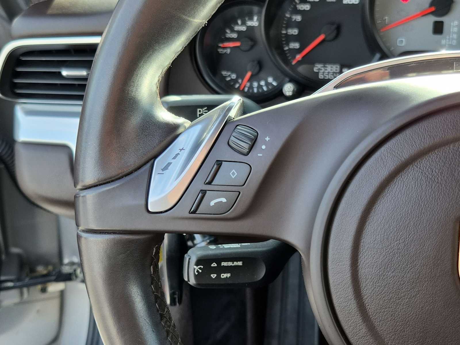 Thumbnail: 2012 Porsche 911 - 18