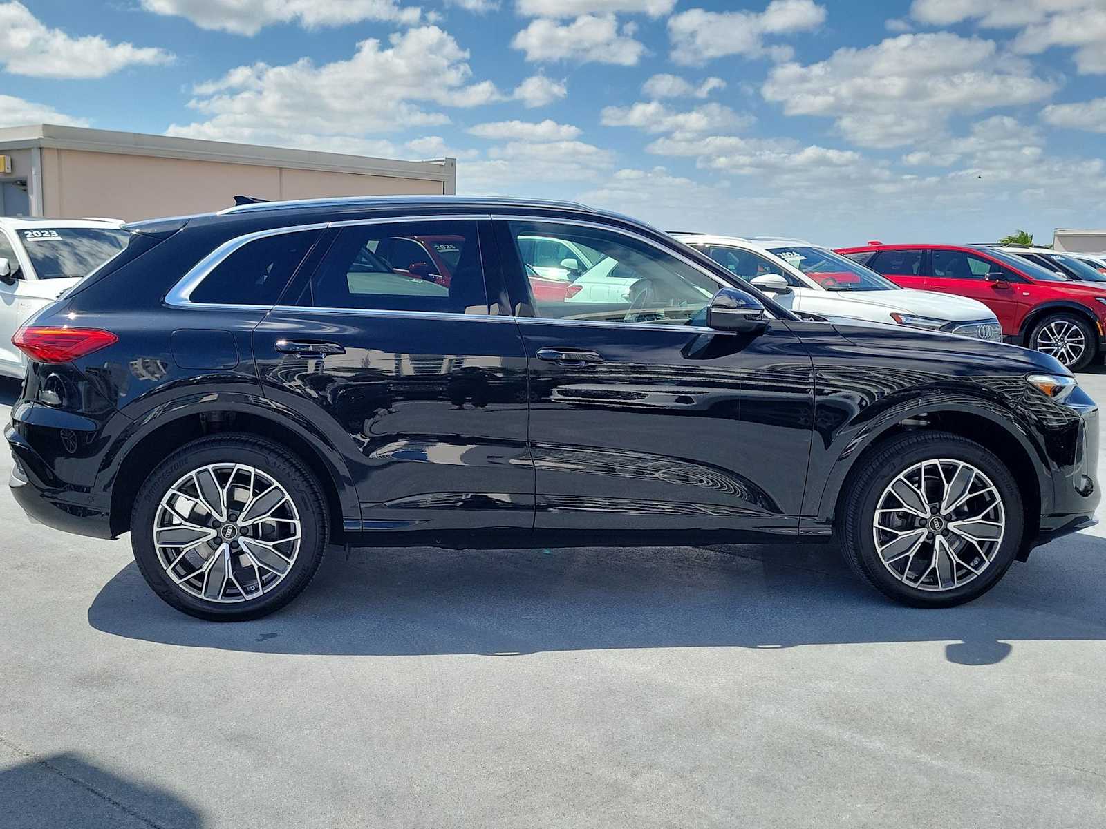 Thumbnail: 2025 Audi Q5 - 7