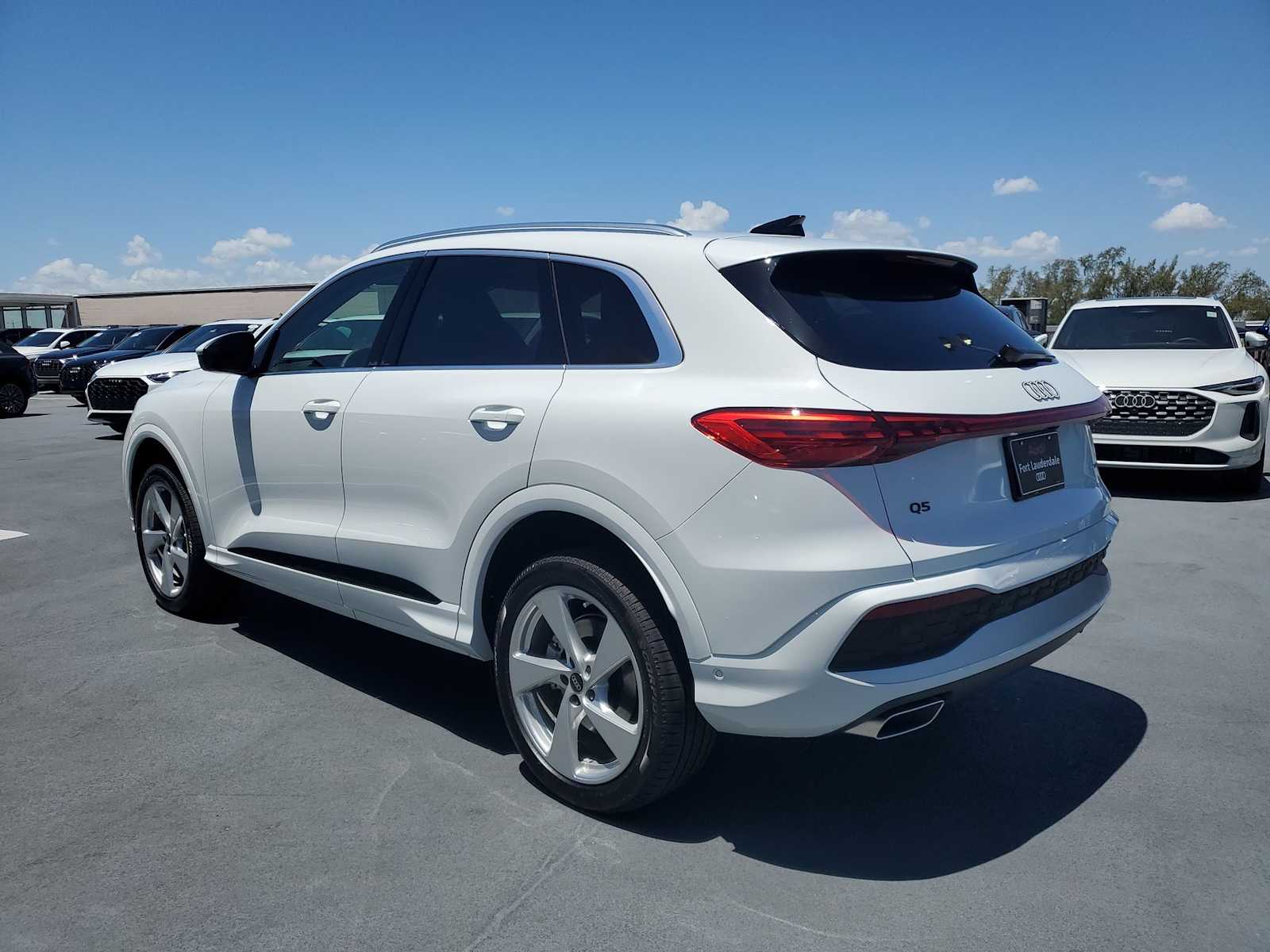 Thumbnail: 2025 Audi Q5 - 4