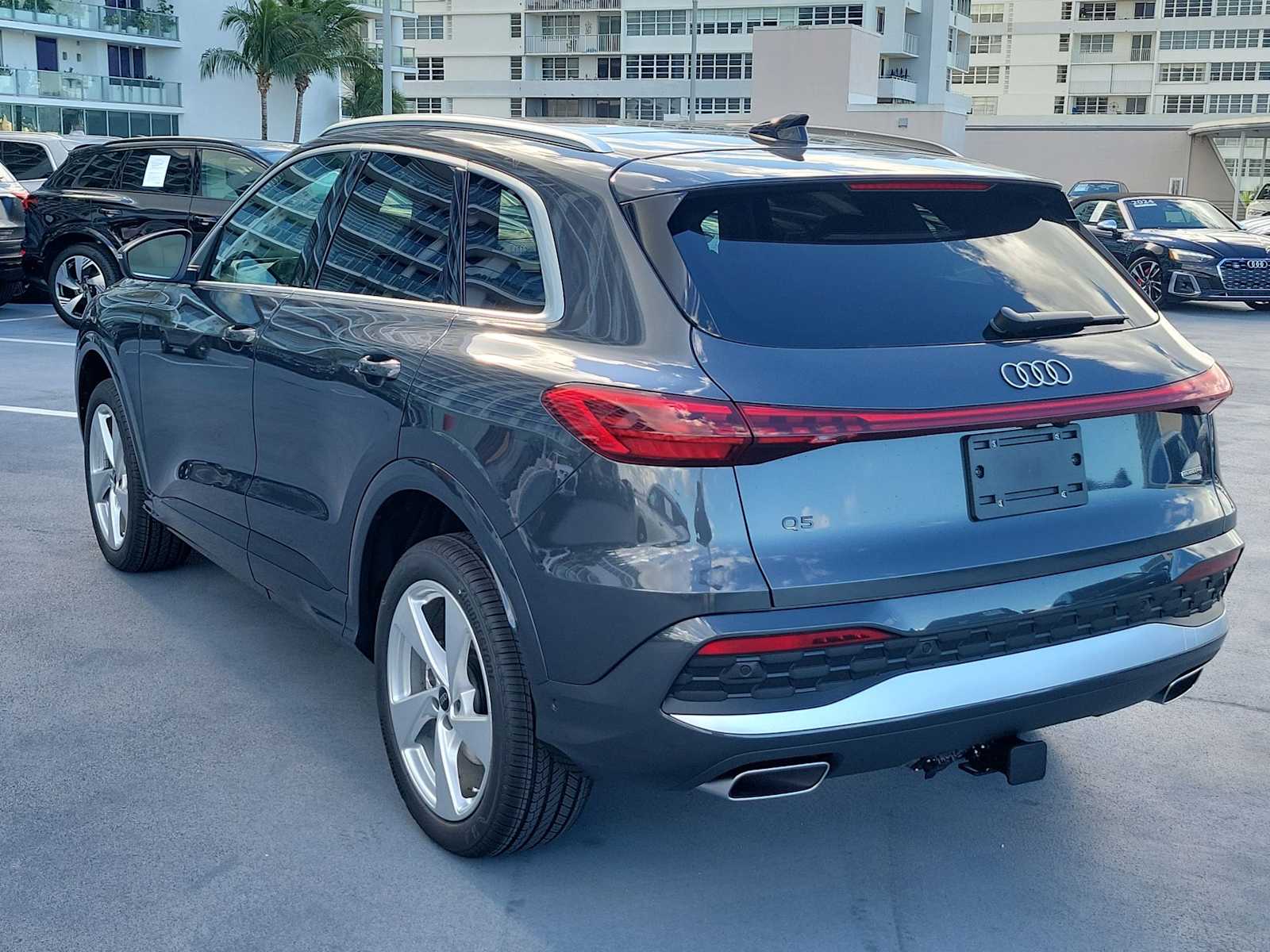 Thumbnail: 2025 Audi Q5 - 4