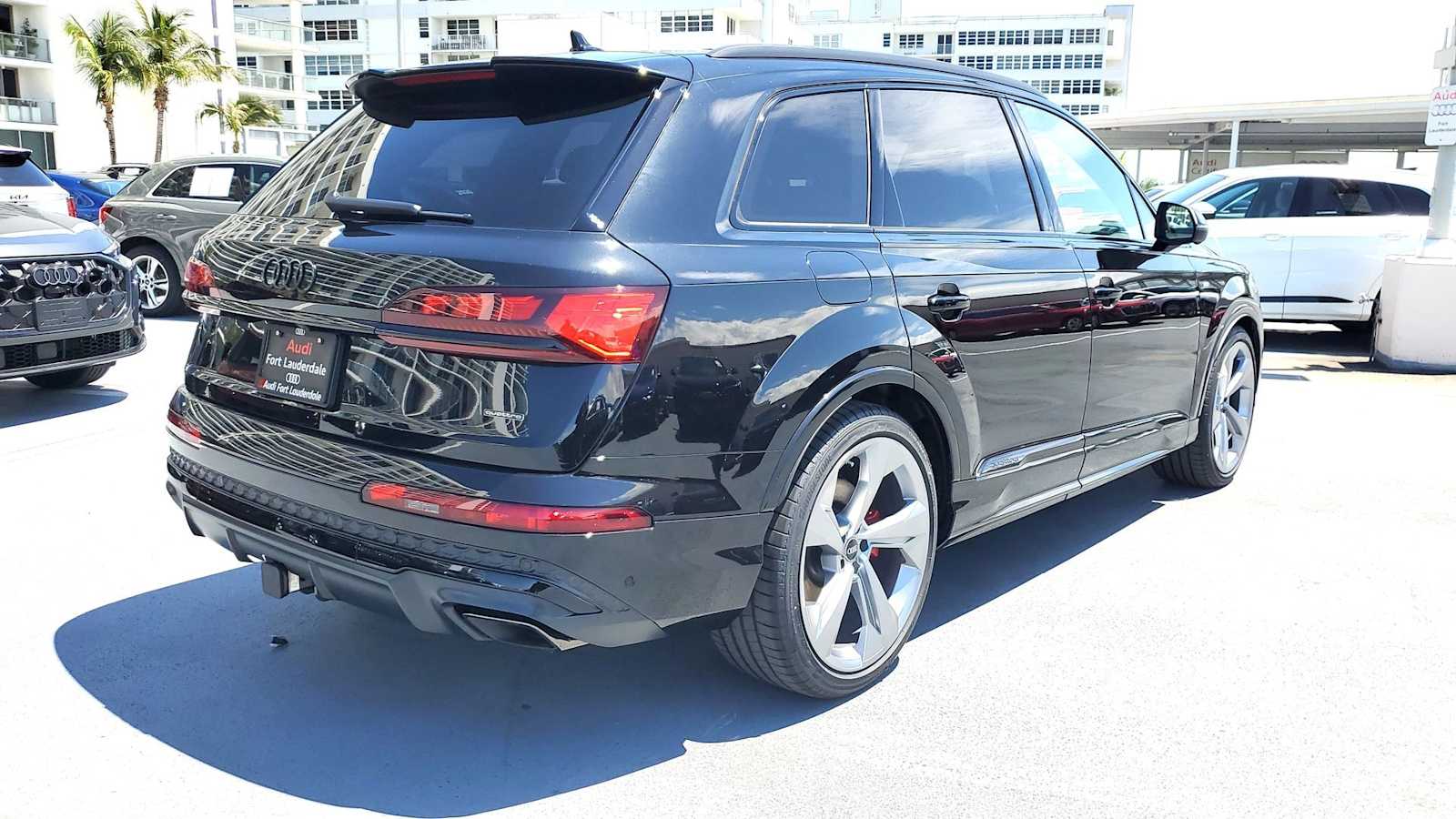 Thumbnail: 2026 Audi Q7 - 6