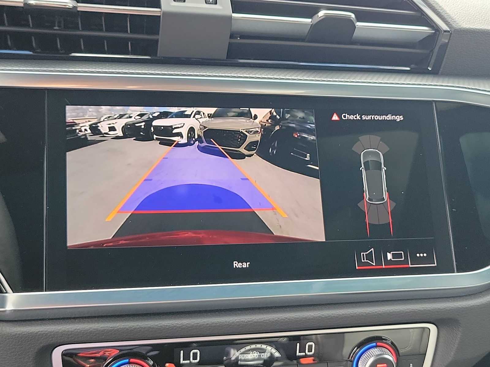 Thumbnail: 2025 Audi Q3 - 24