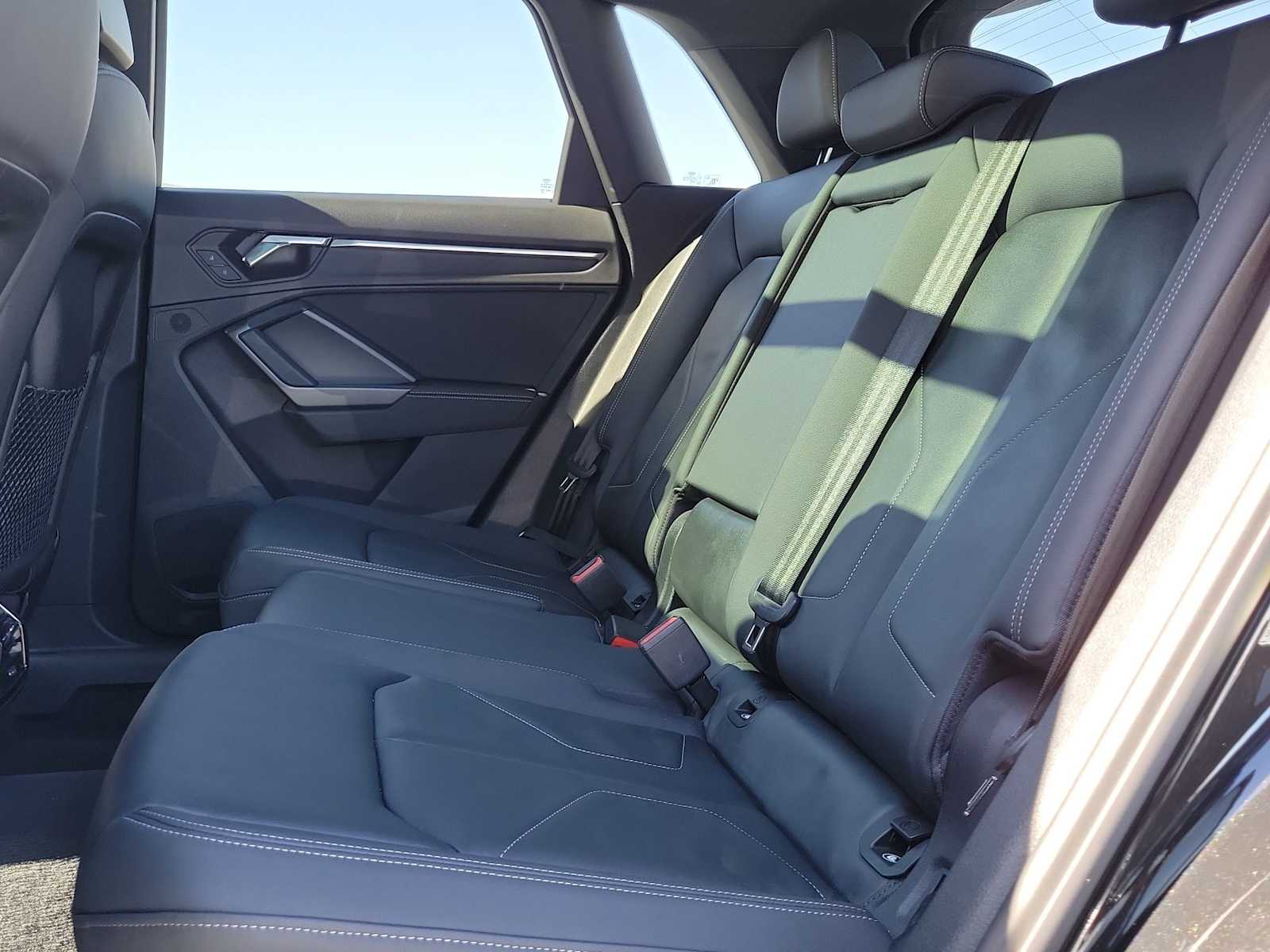 Thumbnail: 2022 Audi Q3 - 19