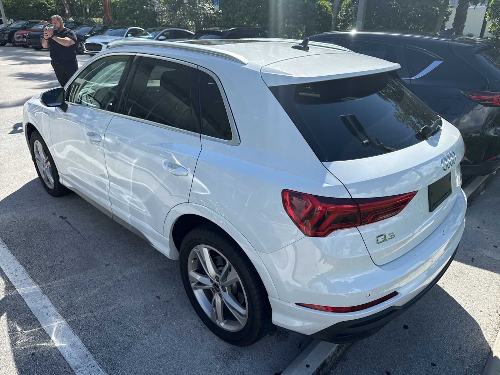 Thumbnail: 2023 Audi Q3 - 4