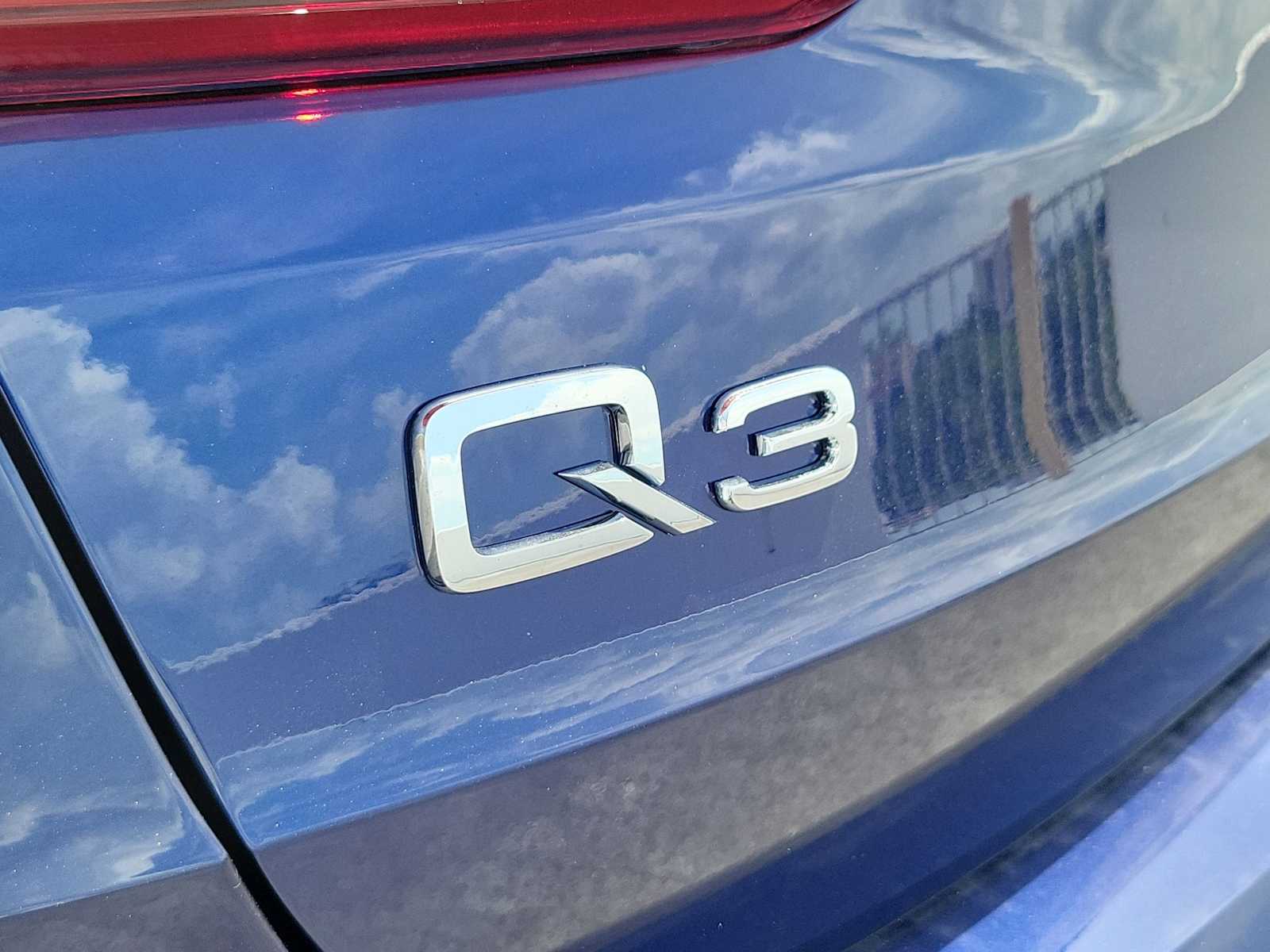 Thumbnail: 2025 Audi Q3 - 10