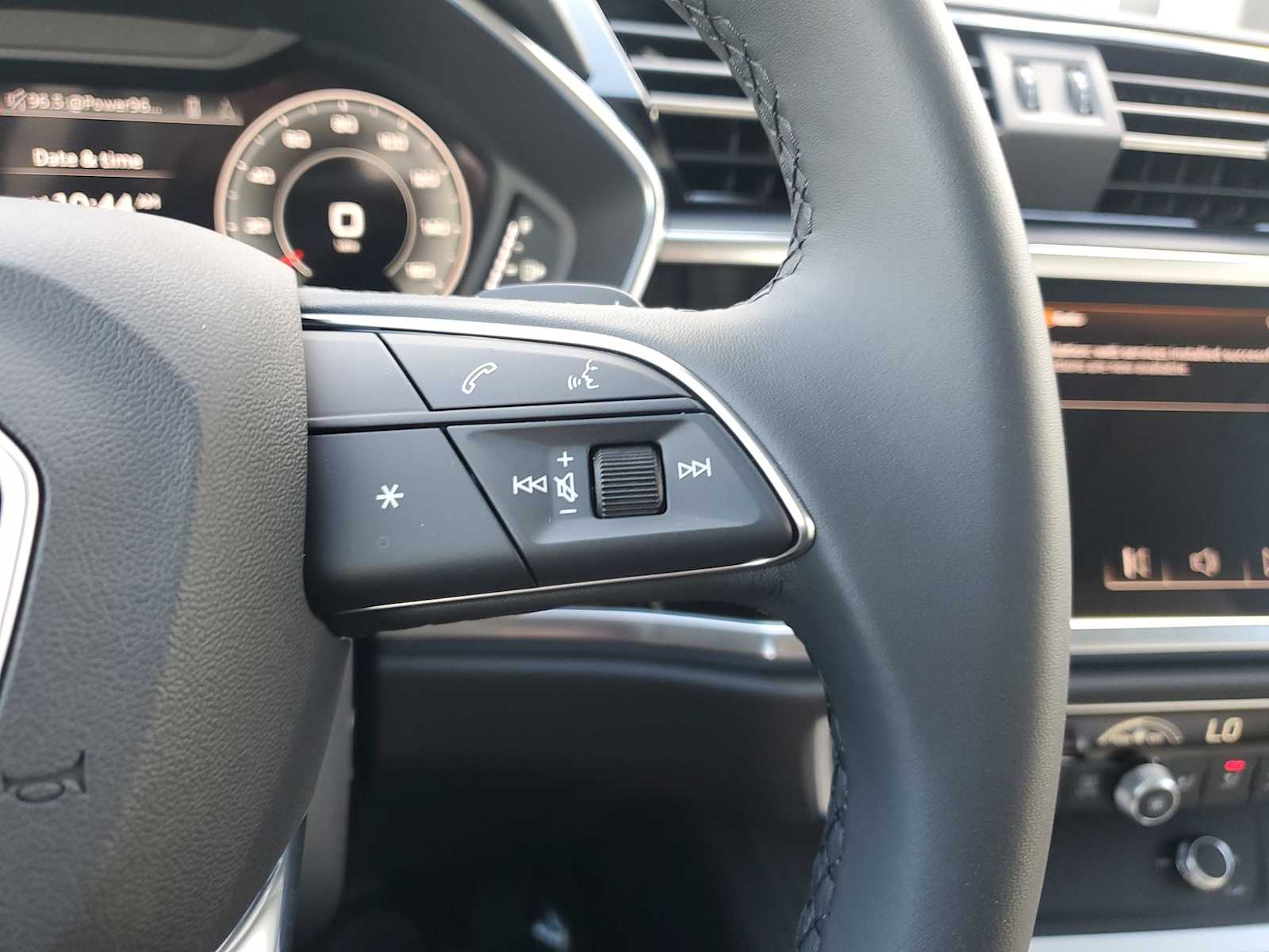 Thumbnail: 2025 Audi Q3 - 18