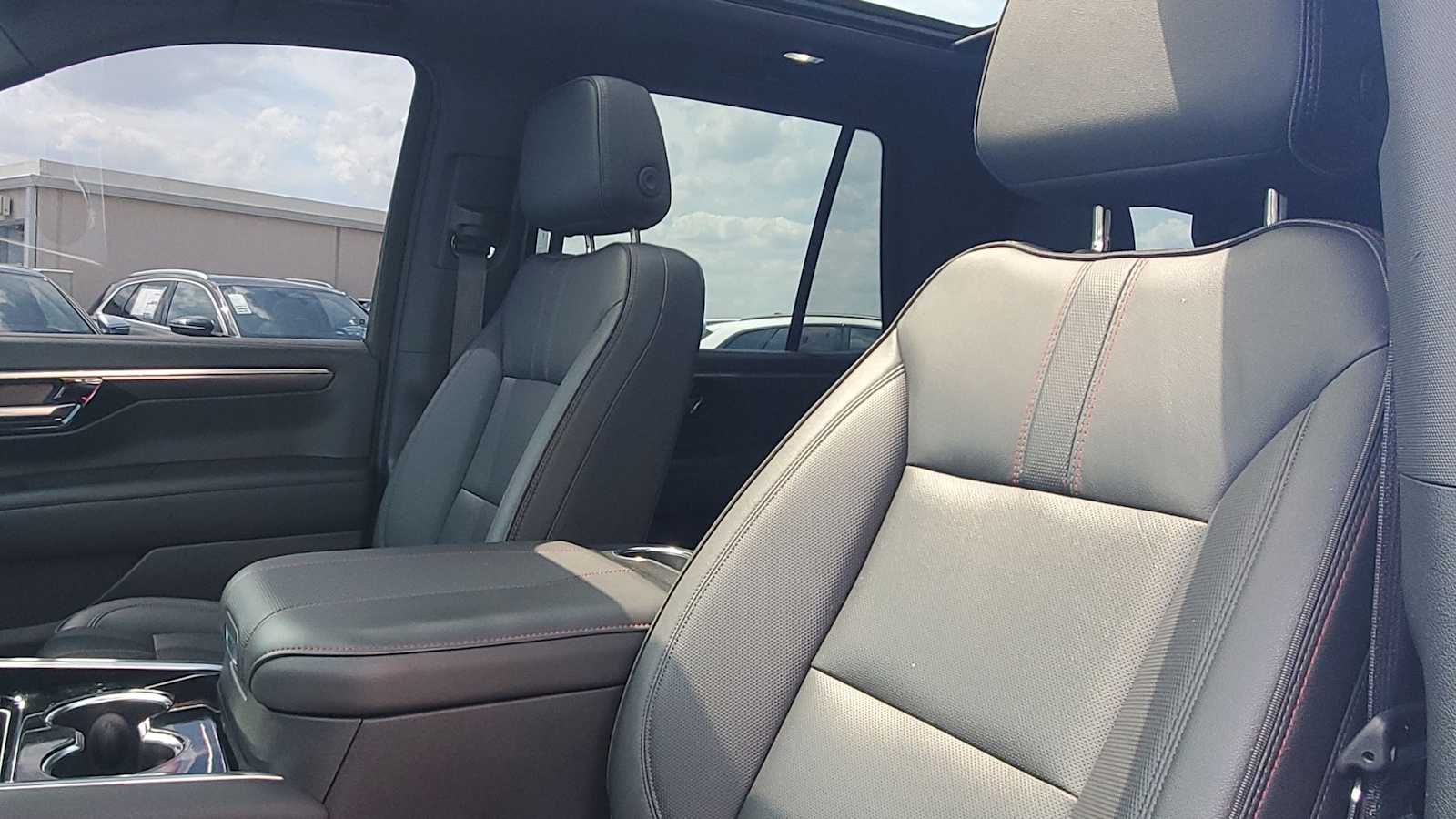 Thumbnail: 2025 Chevrolet Tahoe - 16