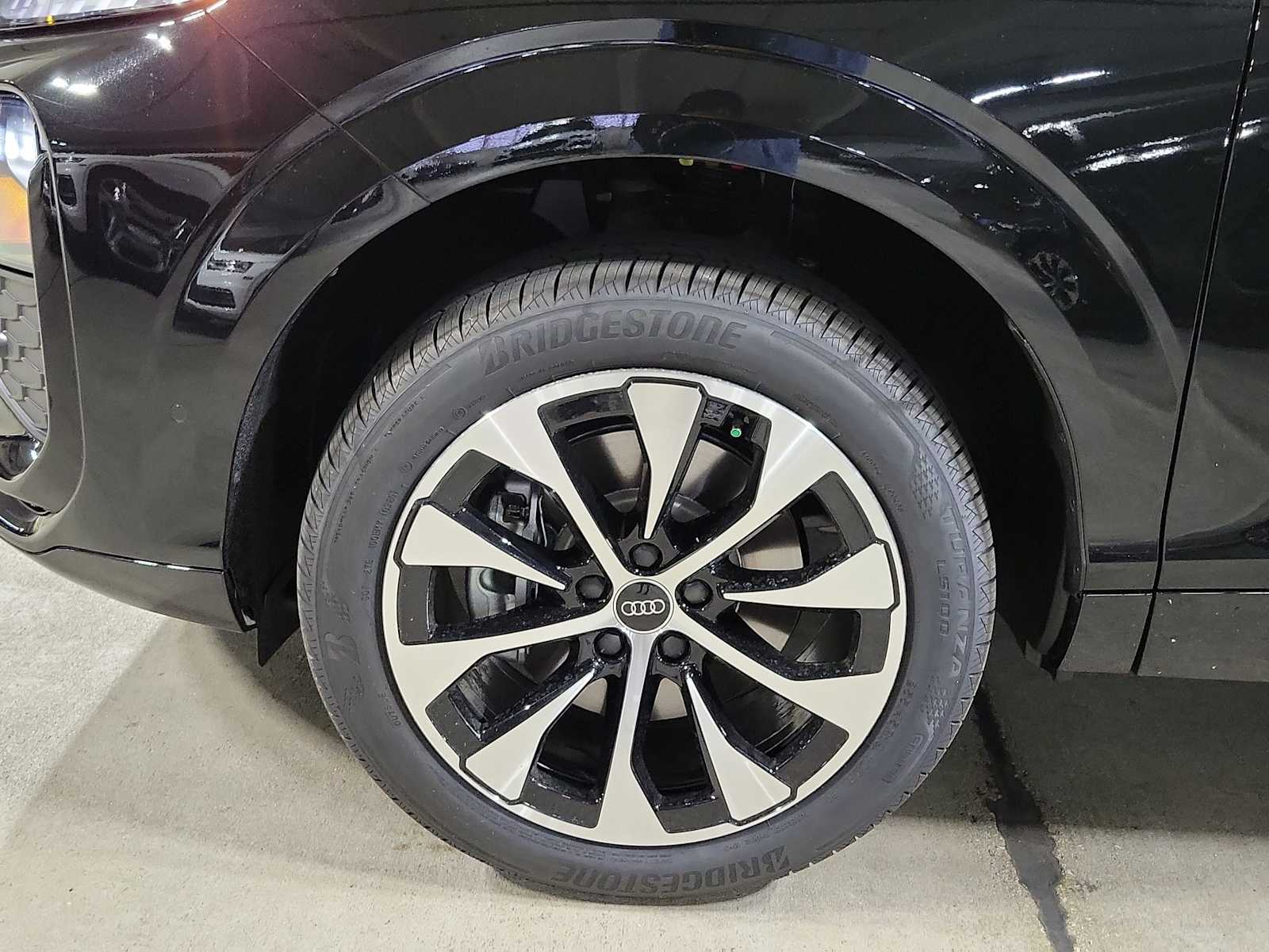 Thumbnail: 2026 Audi Q3 - 13