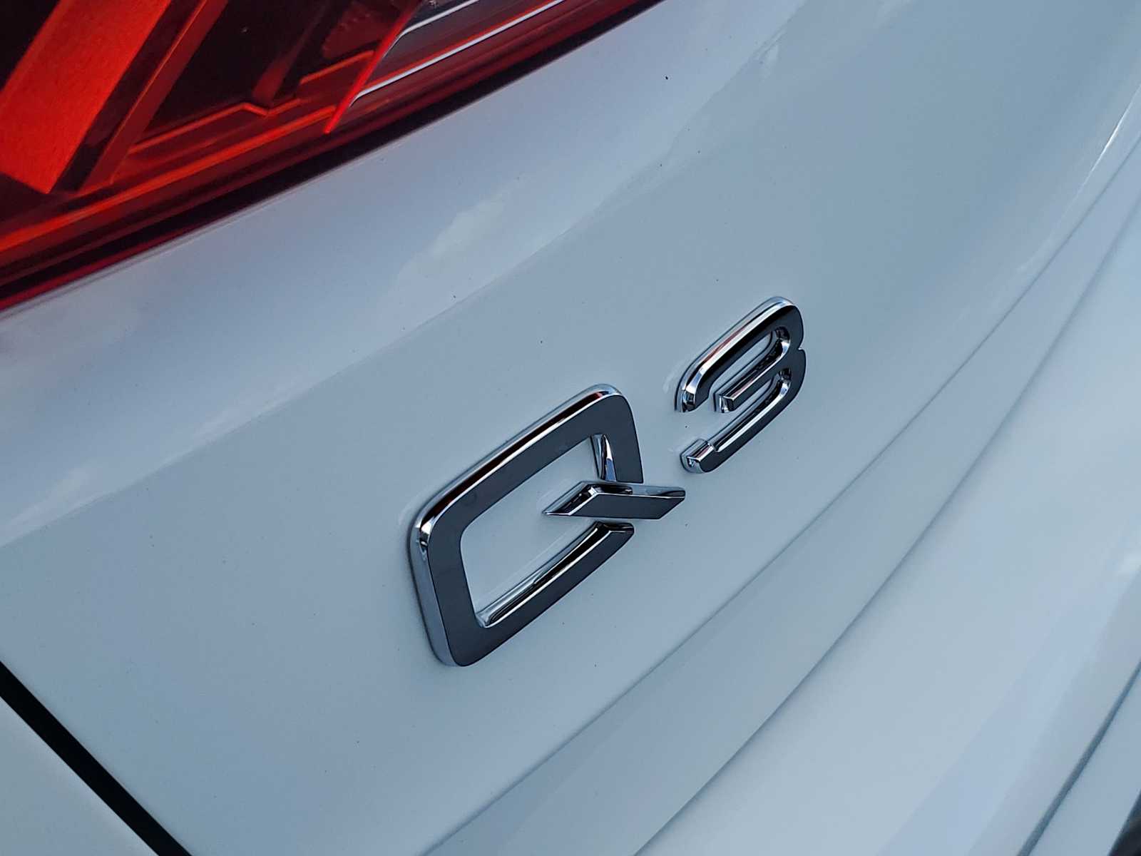 Thumbnail: 2023 Audi Q3 - 10