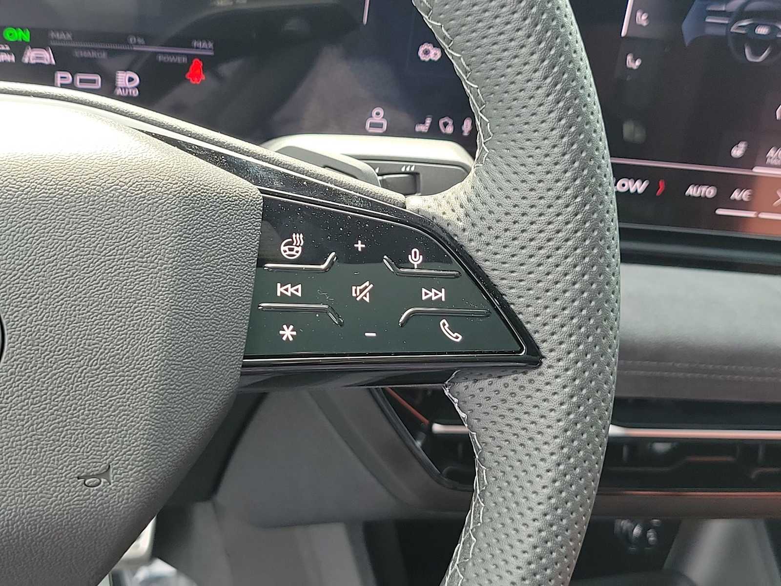 Thumbnail: 2025 Audi e-tron S - 22