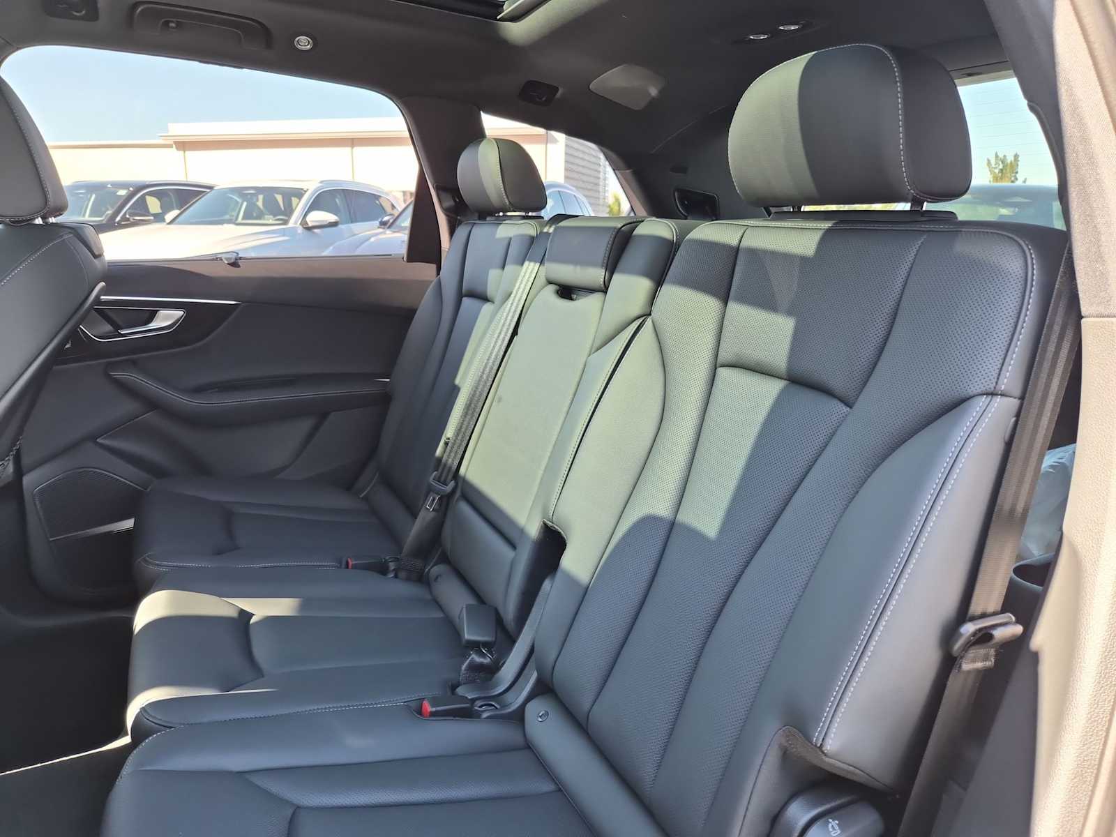 Thumbnail: 2026 Audi Q7 - 19