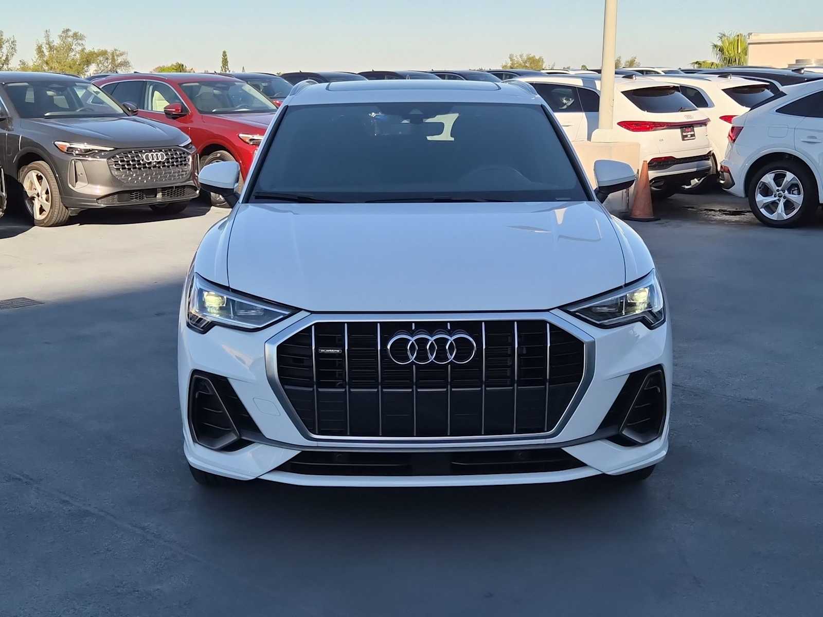 Thumbnail: 2025 Audi Q3 - 9