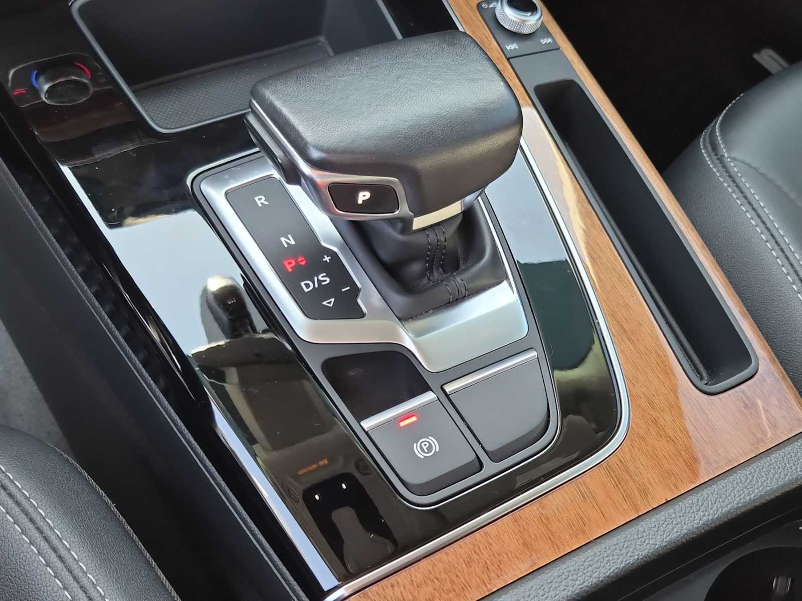 Thumbnail: 2023 Audi Q5 - 24