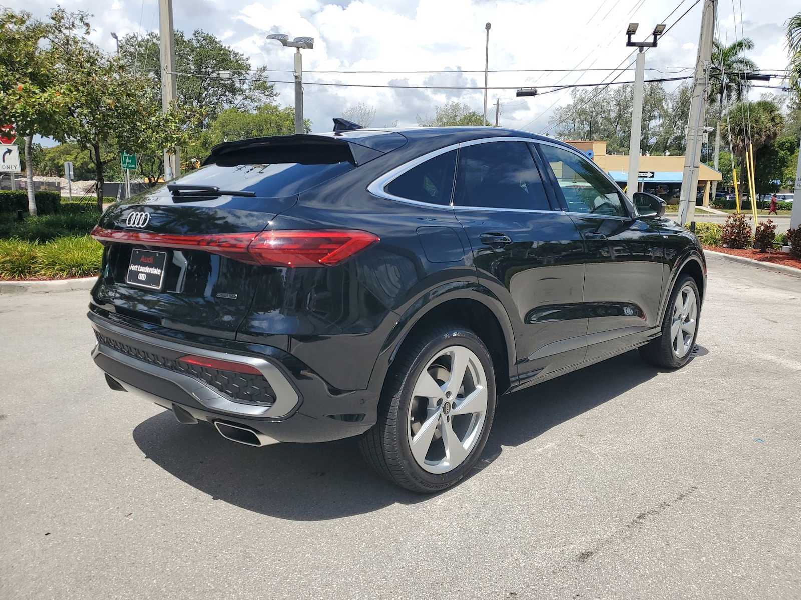 Thumbnail: 2025 Audi Q5 - 6