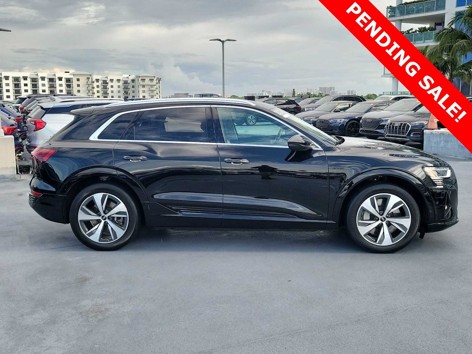 Thumbnail: 2024 Audi Q8 e-tron - 6