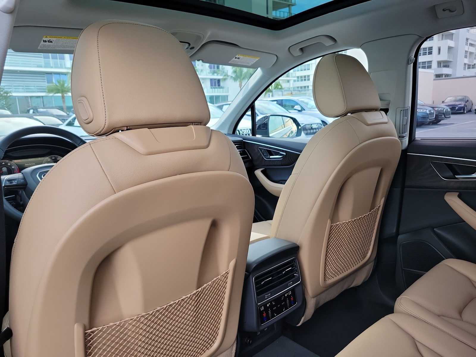 Thumbnail: 2025 Audi Q7 - 17