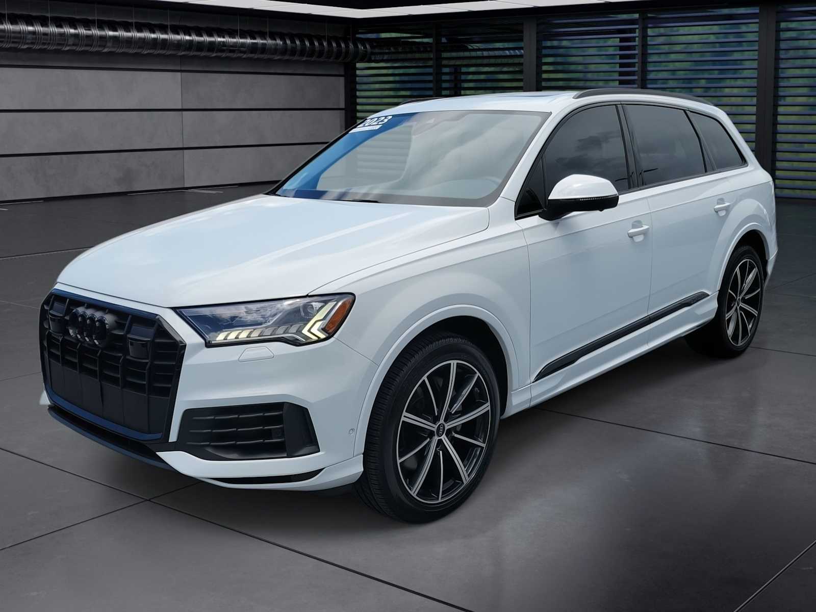 Thumbnail: 2023 Audi Q7 - 1