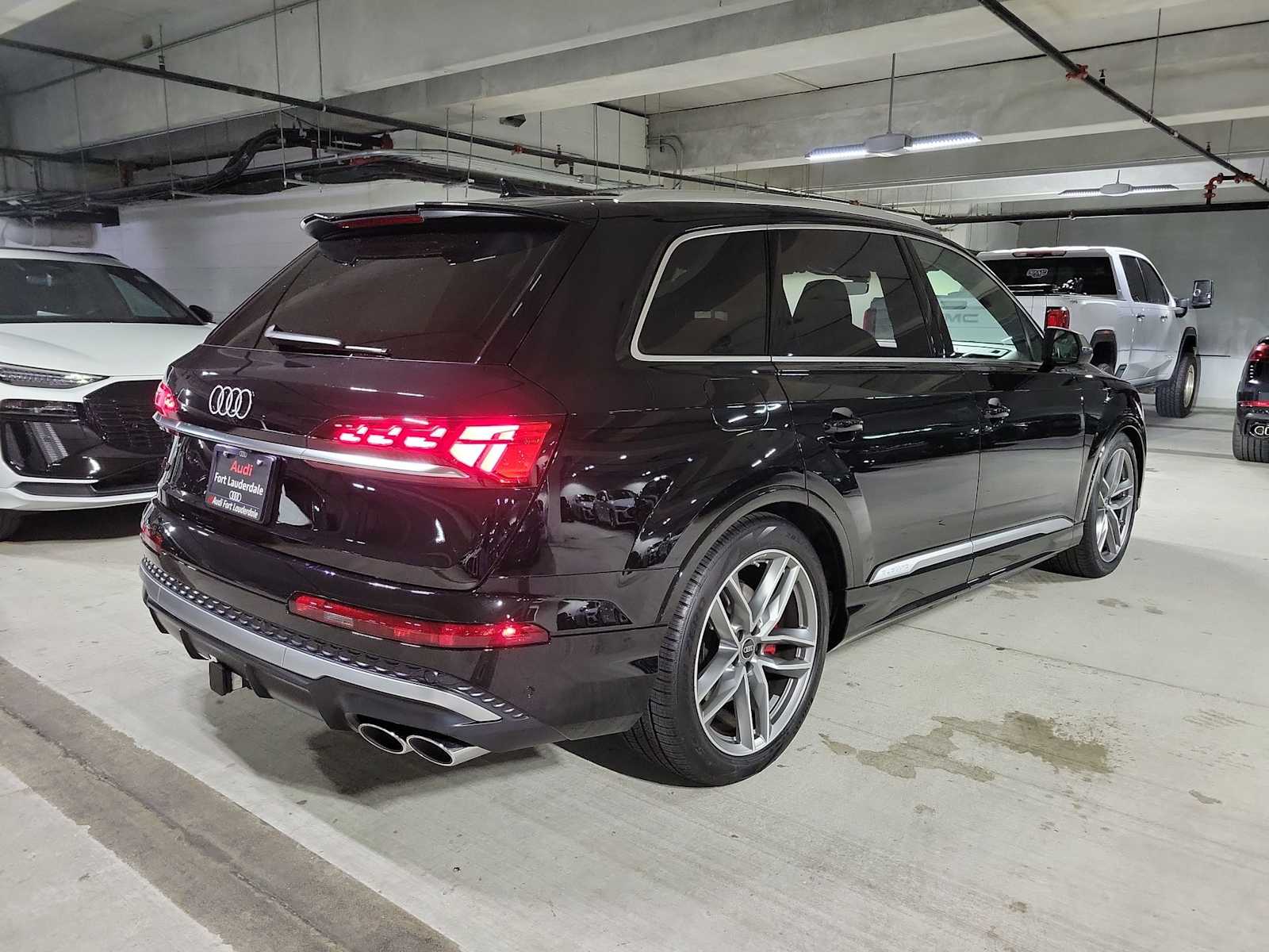 Thumbnail: 2026 Audi SQ7 - 5