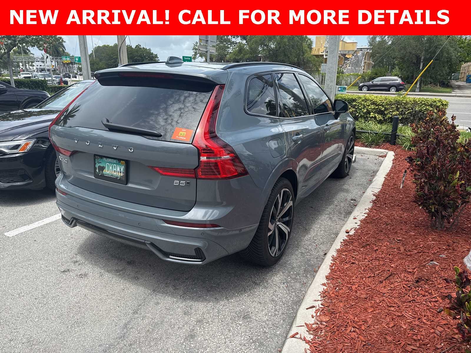 Thumbnail: 2022 Volvo XC60 - 3