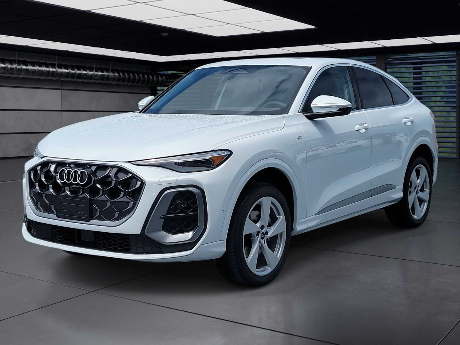 Thumbnail: 2026 Audi Q5 - 1