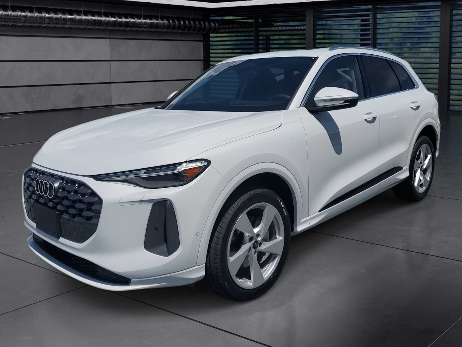 Thumbnail: 2025 Audi Q5 - 1