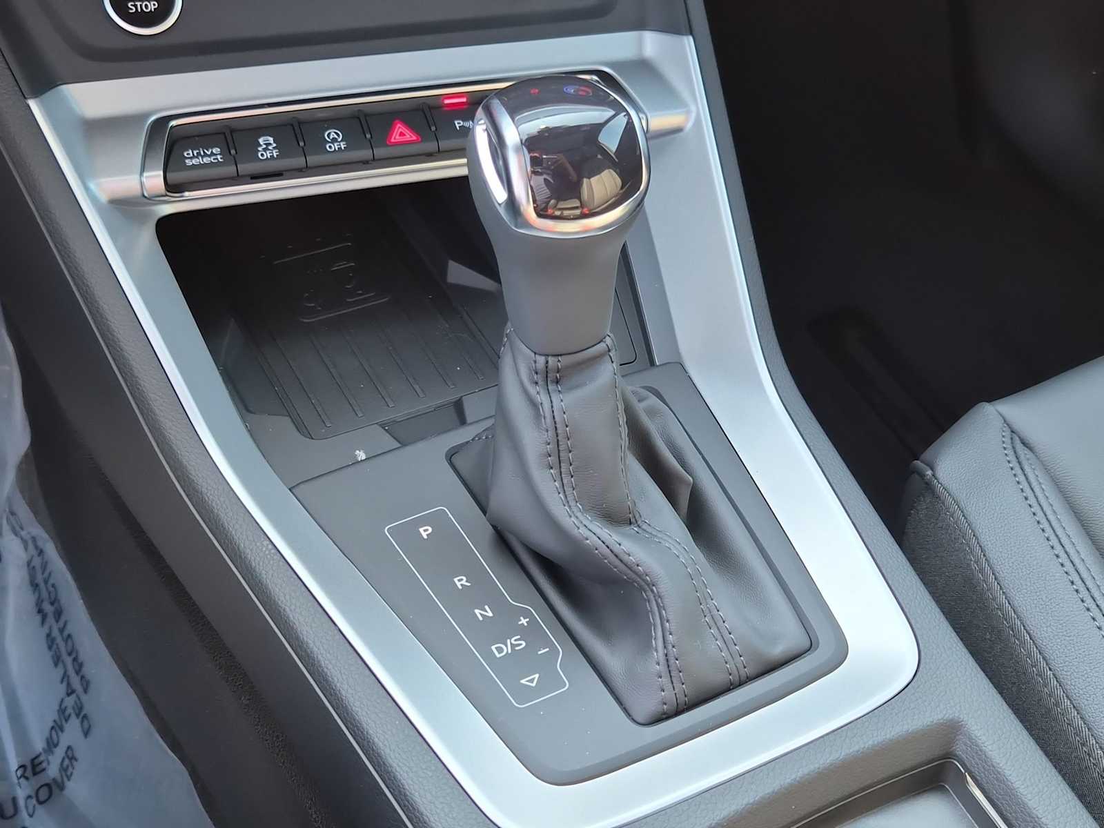 Thumbnail: 2025 Audi Q3 - 25