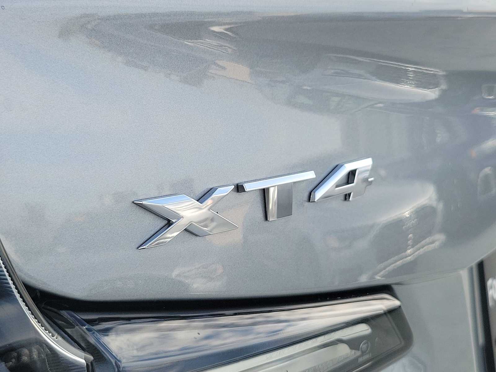 Thumbnail: 2024 Cadillac XT4 - 10