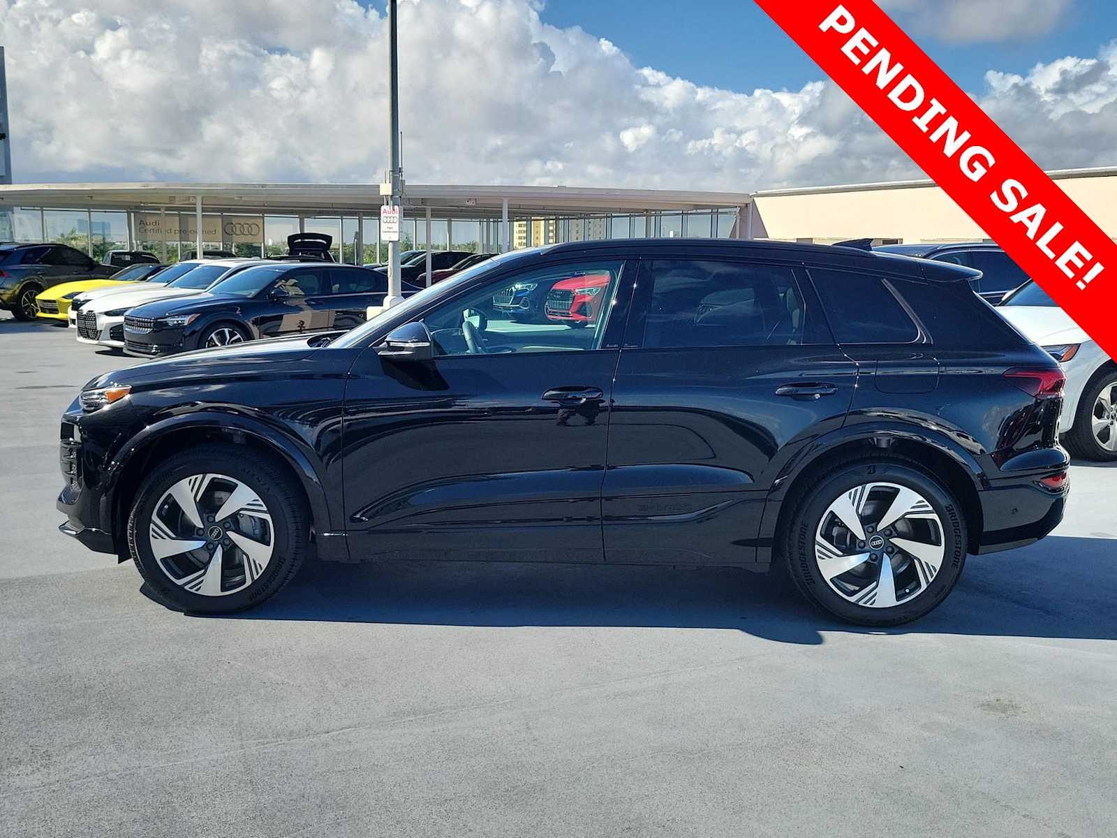 Thumbnail: 2025 Audi Q6 e-tron - 3