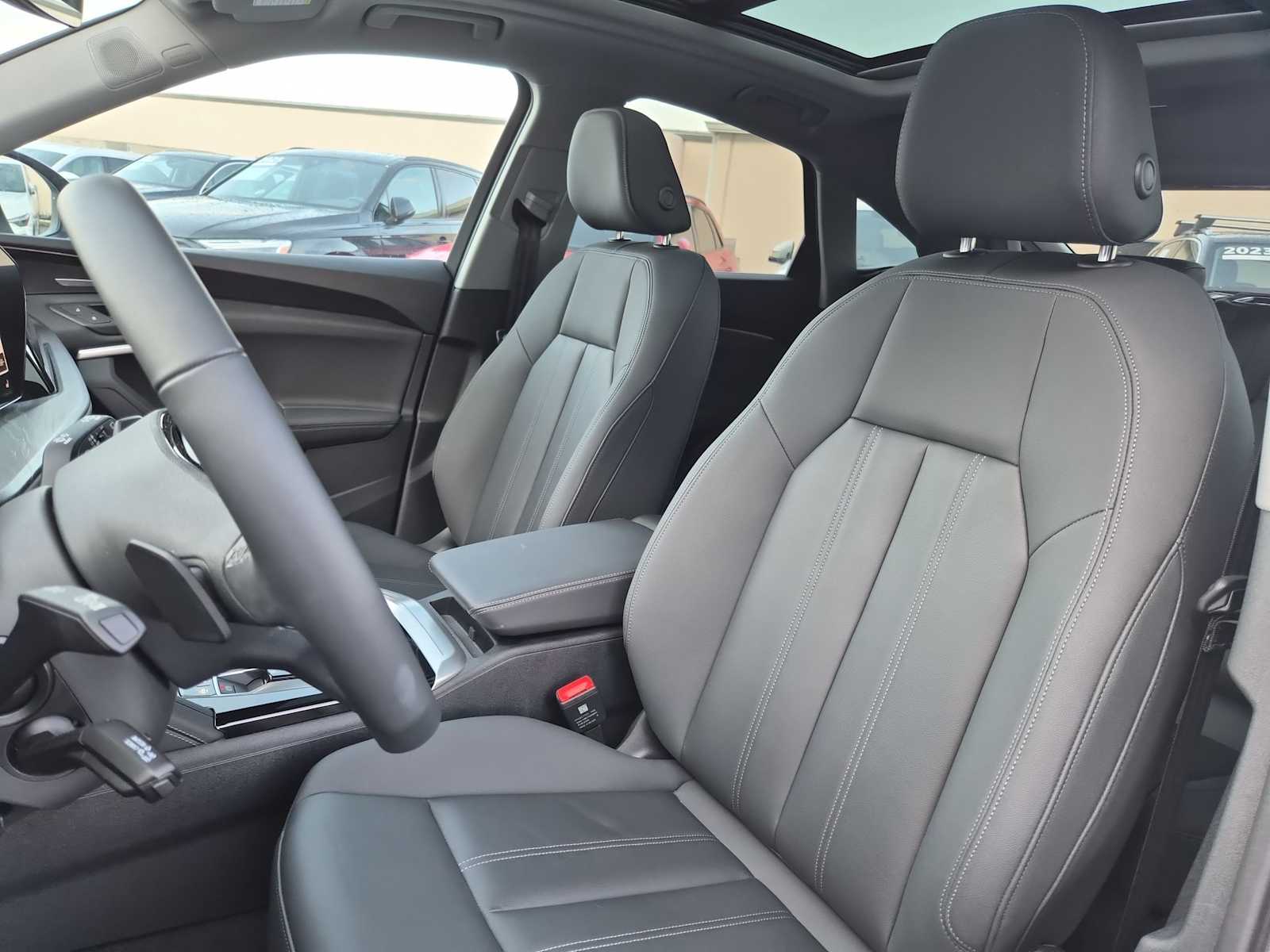 Thumbnail: 2025 Audi Q5 - 15