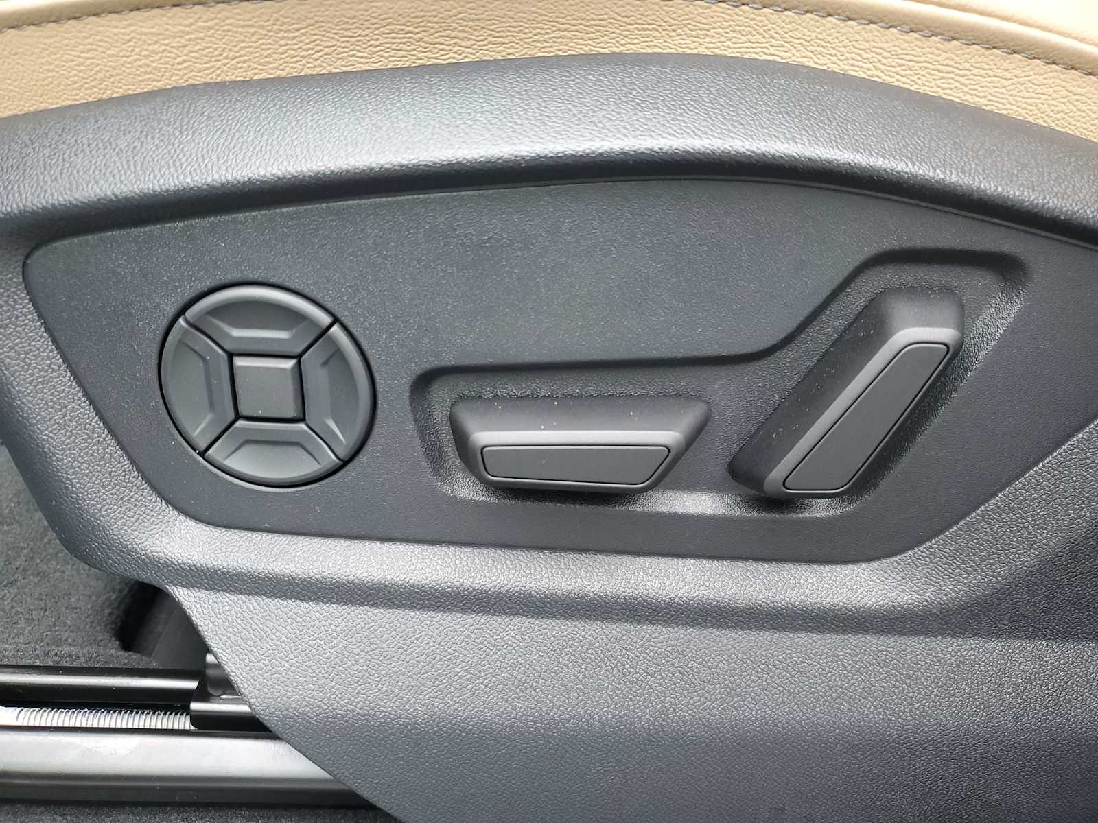 Thumbnail: 2025 Audi Q7 - 13
