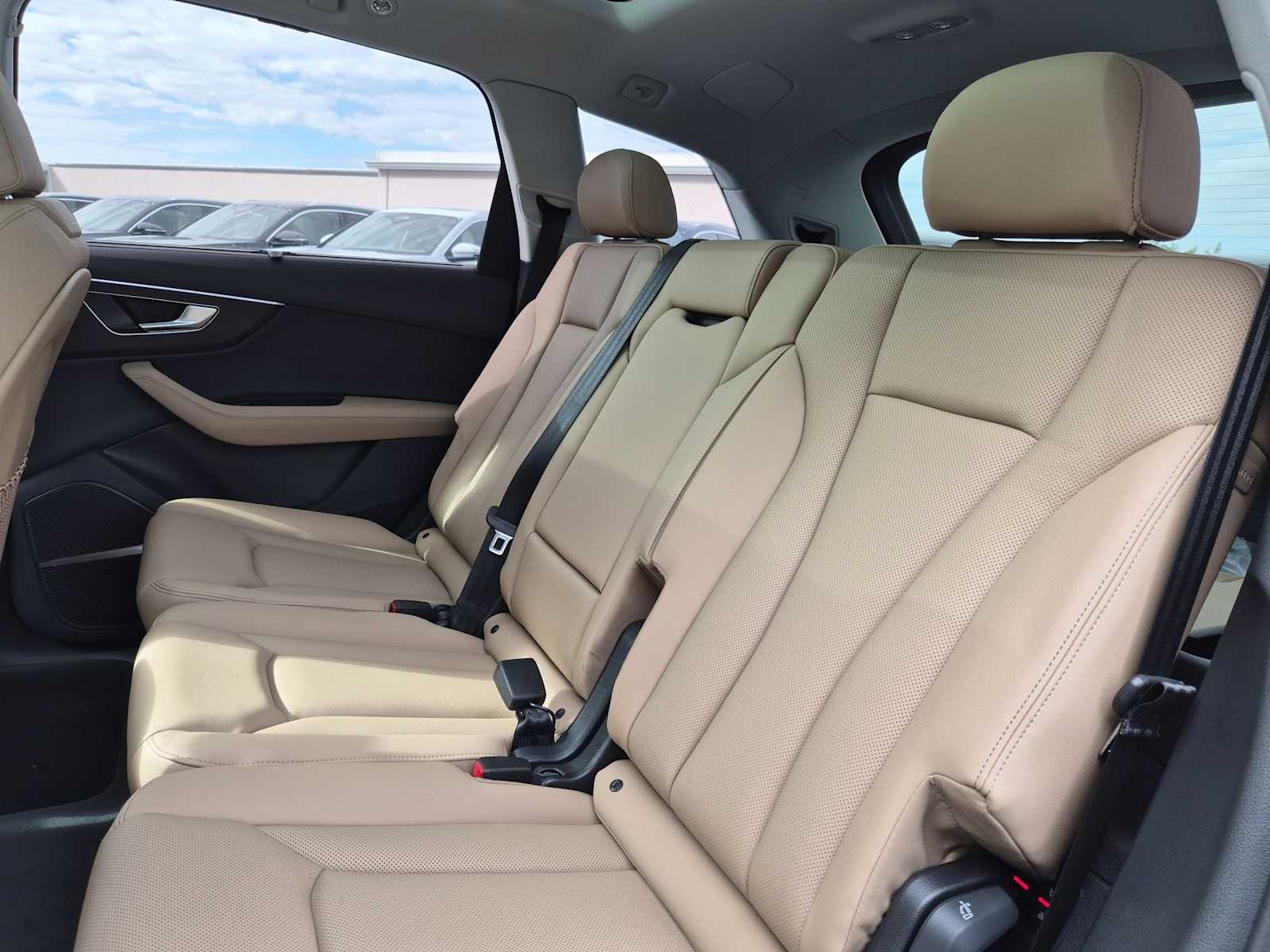 Thumbnail: 2026 Audi Q7 - 19