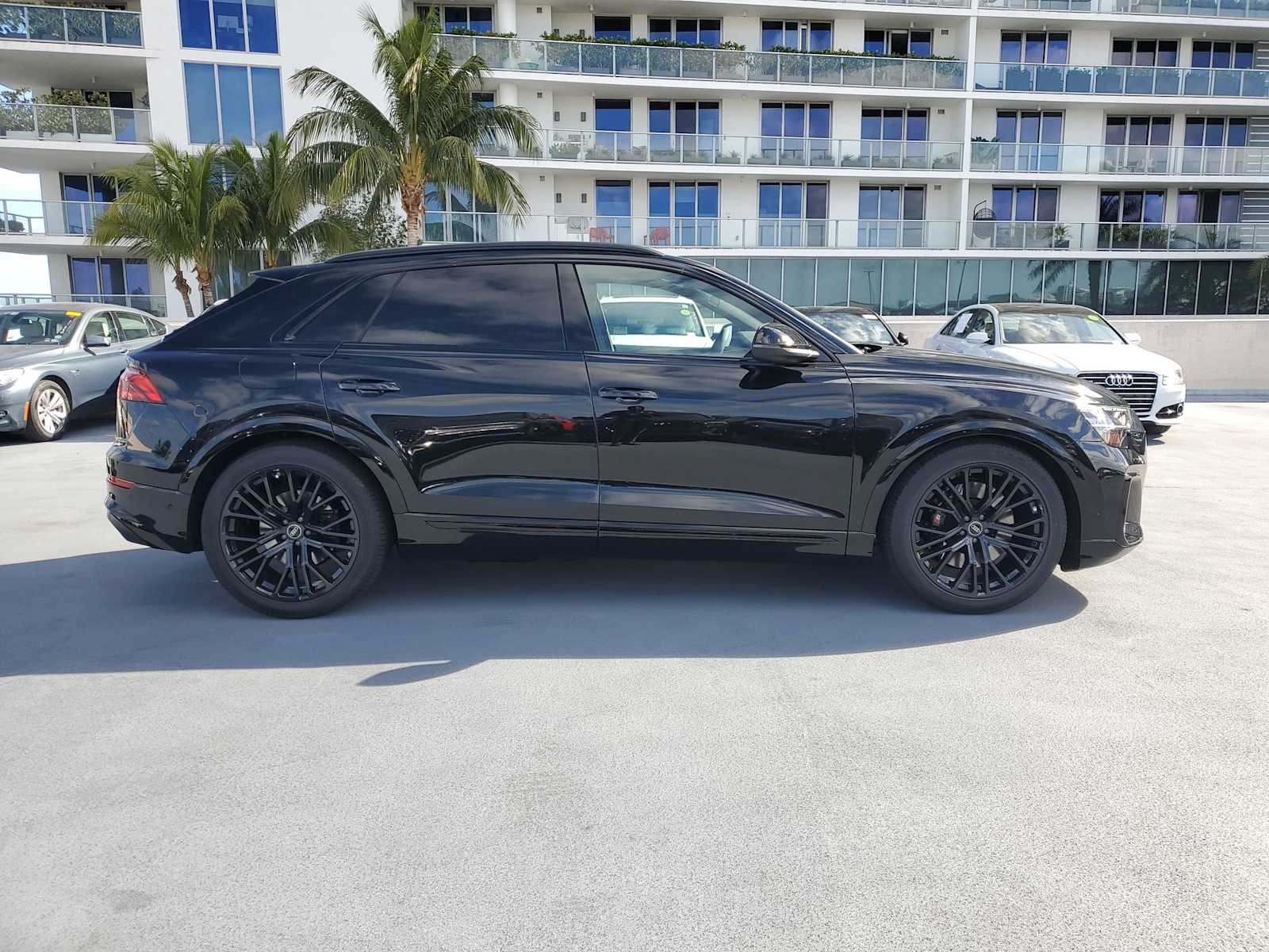 Thumbnail: 2025 Audi SQ8 - 7