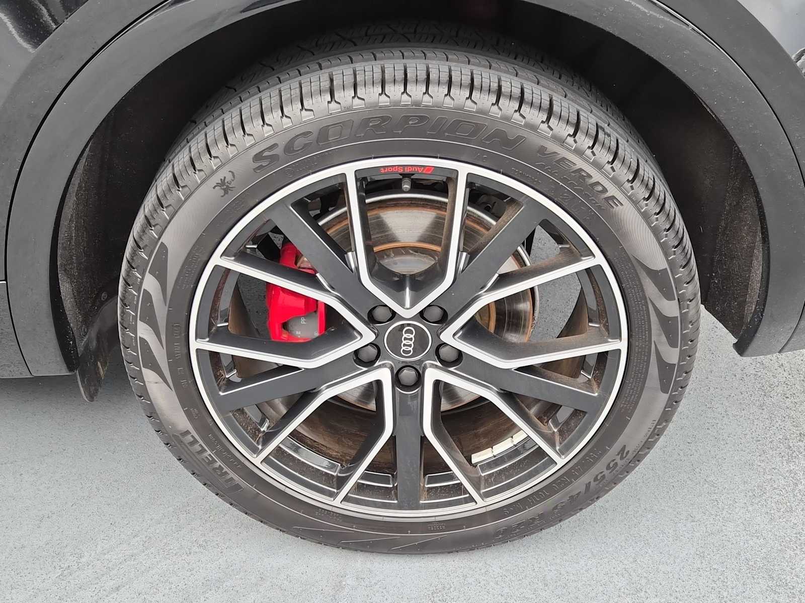 Thumbnail: 2025 Audi SQ5 - 12